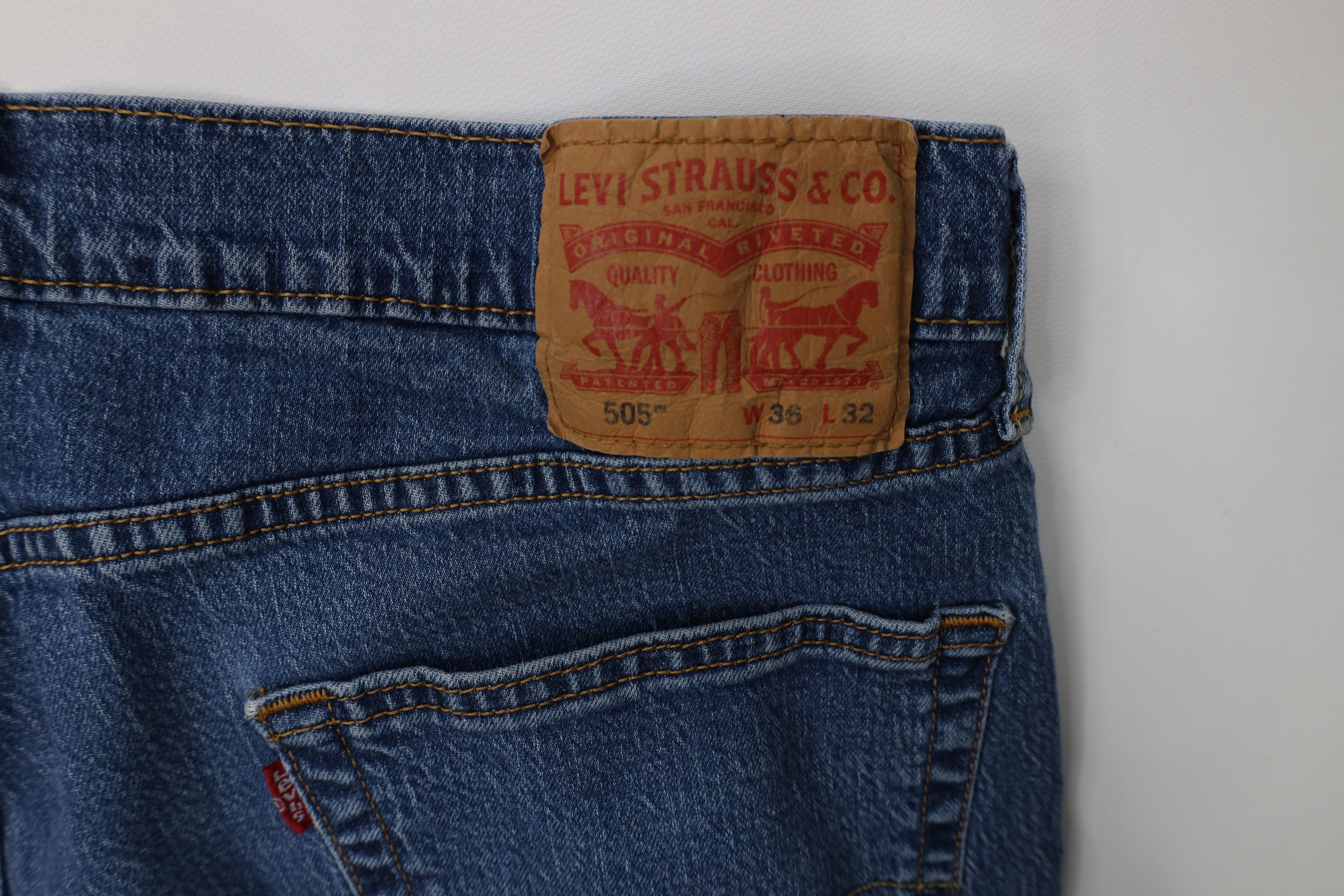 Levi's Vintage Y2K Levis 505 Regular Straight Leg Denim Jeans Size US 36 / EU 52 - 15 Thumbnail