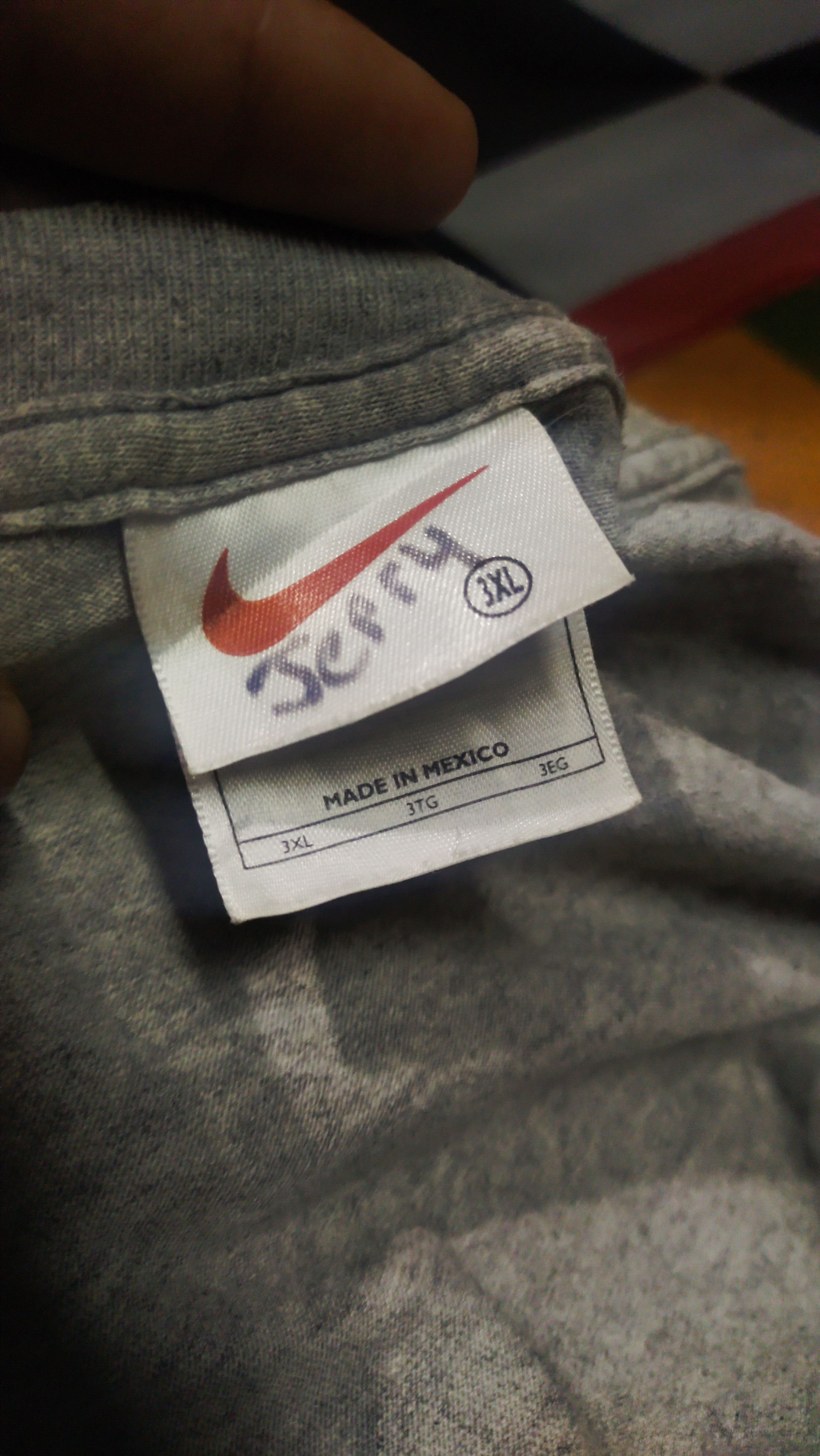 Other VINTAGE X STREETWEAR X NIKE HAWAII FOOTBALL CAMP TEE Size US XXL / EU 58 / 5 - 3 Thumbnail