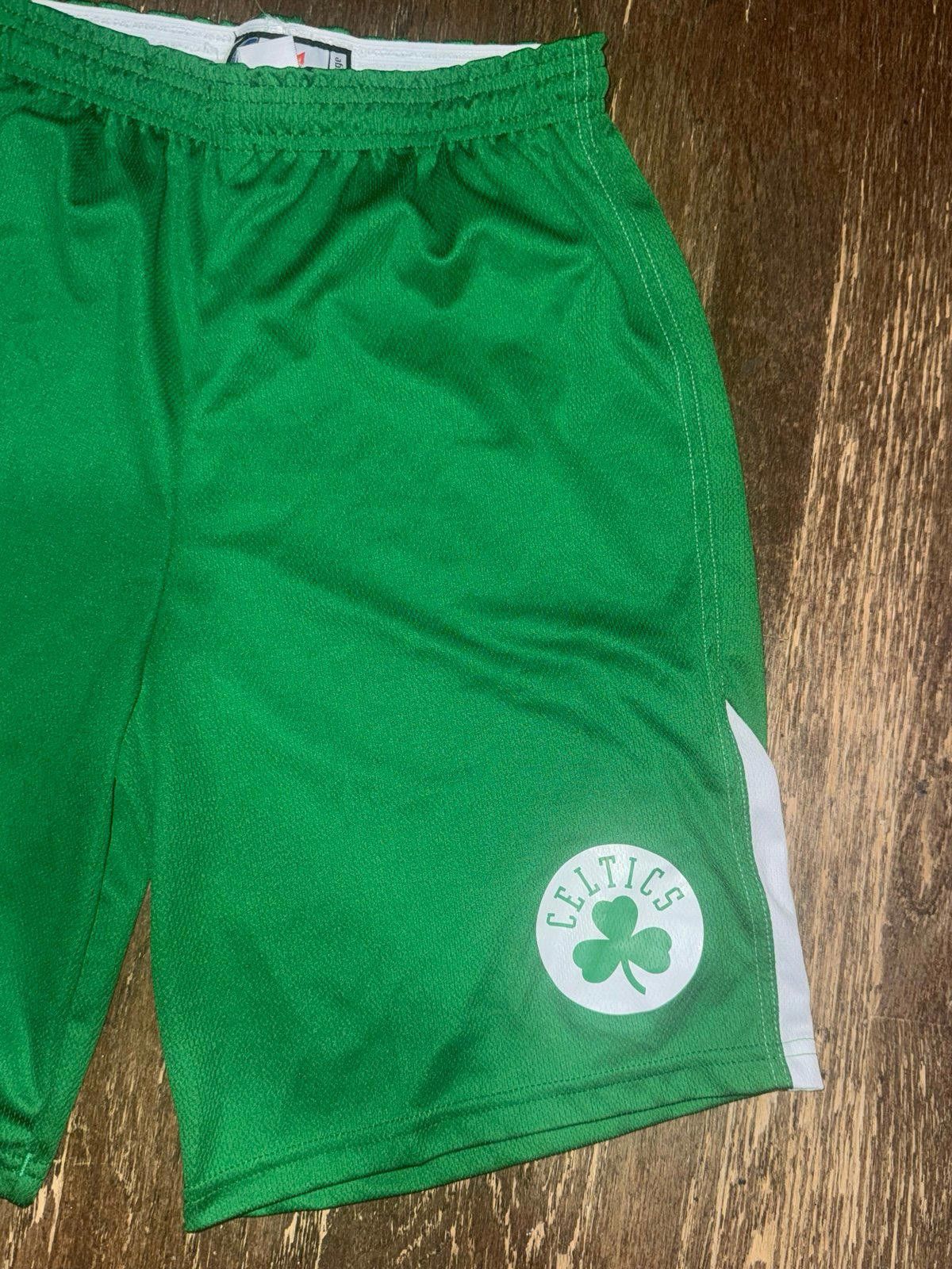 NBA Vintage Y2K NBA Boston Celtics Shorts Men’s Sz S Rare 90s Size US 30 / EU 46 - 3 Thumbnail