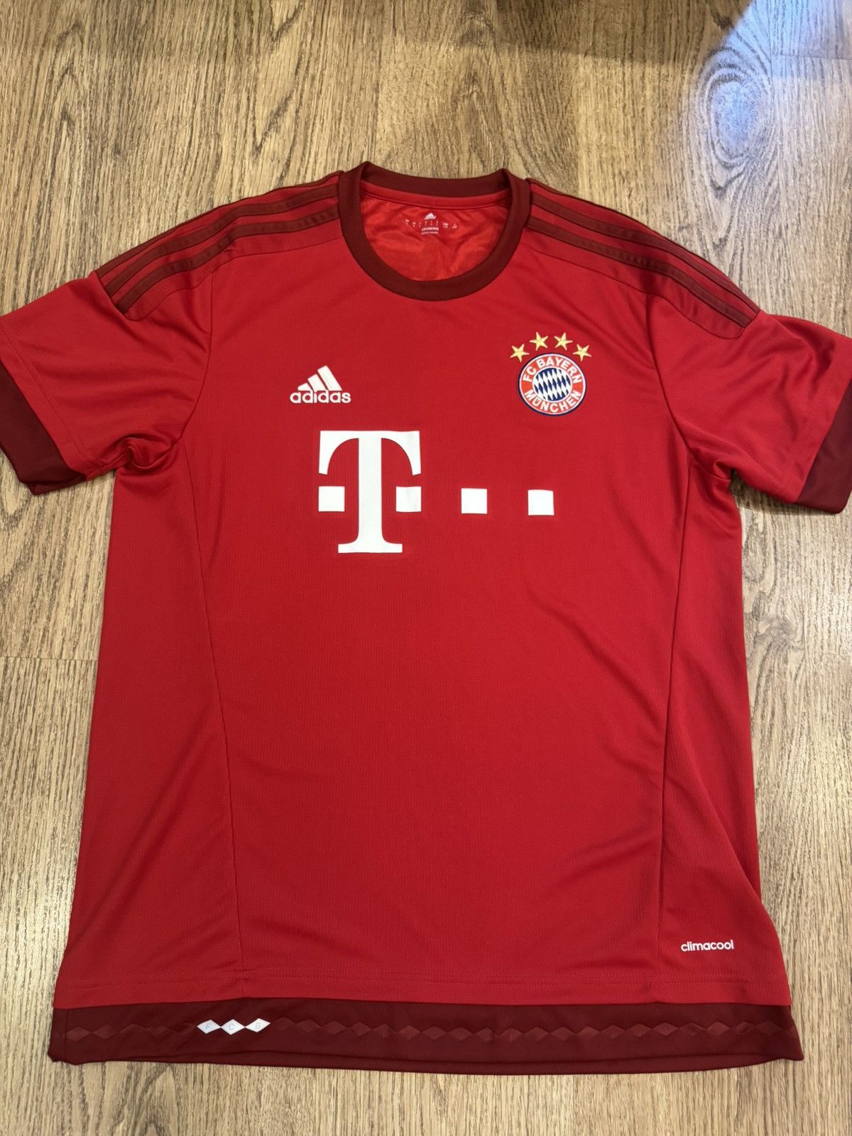 Adidas BAYERN MÜNICH 2015 2016 HOME FOOTBALL SHIRT ADIDAS sz L MEN Size US L / EU 52-54 / 3 - 1 Thumbnail