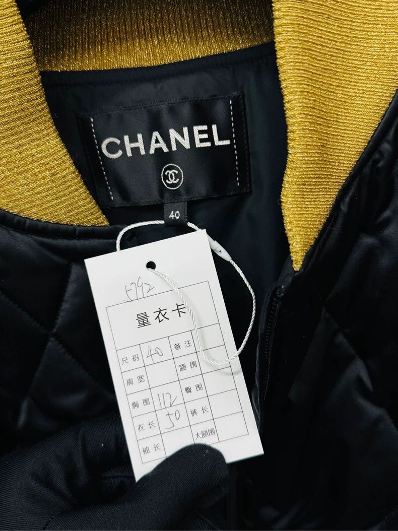 Chanel Chanel Metropolitan Series Black and Gold Diamond Goose Dow Size S / US 4 / IT 40 - 2 Thumbnail