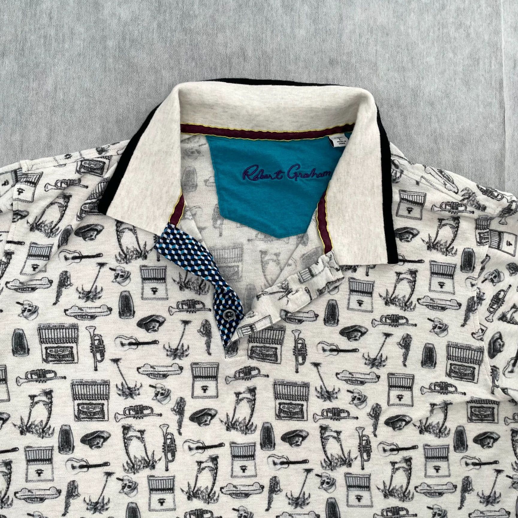 Robert Graham VINTAGE Robert Graham Polo Shirt Men Adult Large White Geometric Music Cars 90s Size US L / EU 52-54 / 3 - 3 Thumbnail