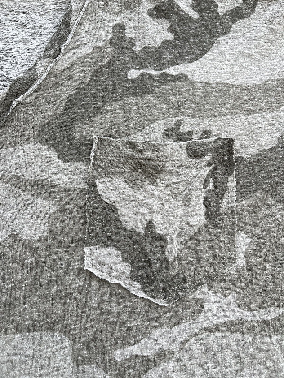 Dolce & Gabbana VINTAGE D&G CAMO V NECK SINGLE POCKET VERY RARE Size US M / EU 48-50 / 2 - 9 Thumbnail