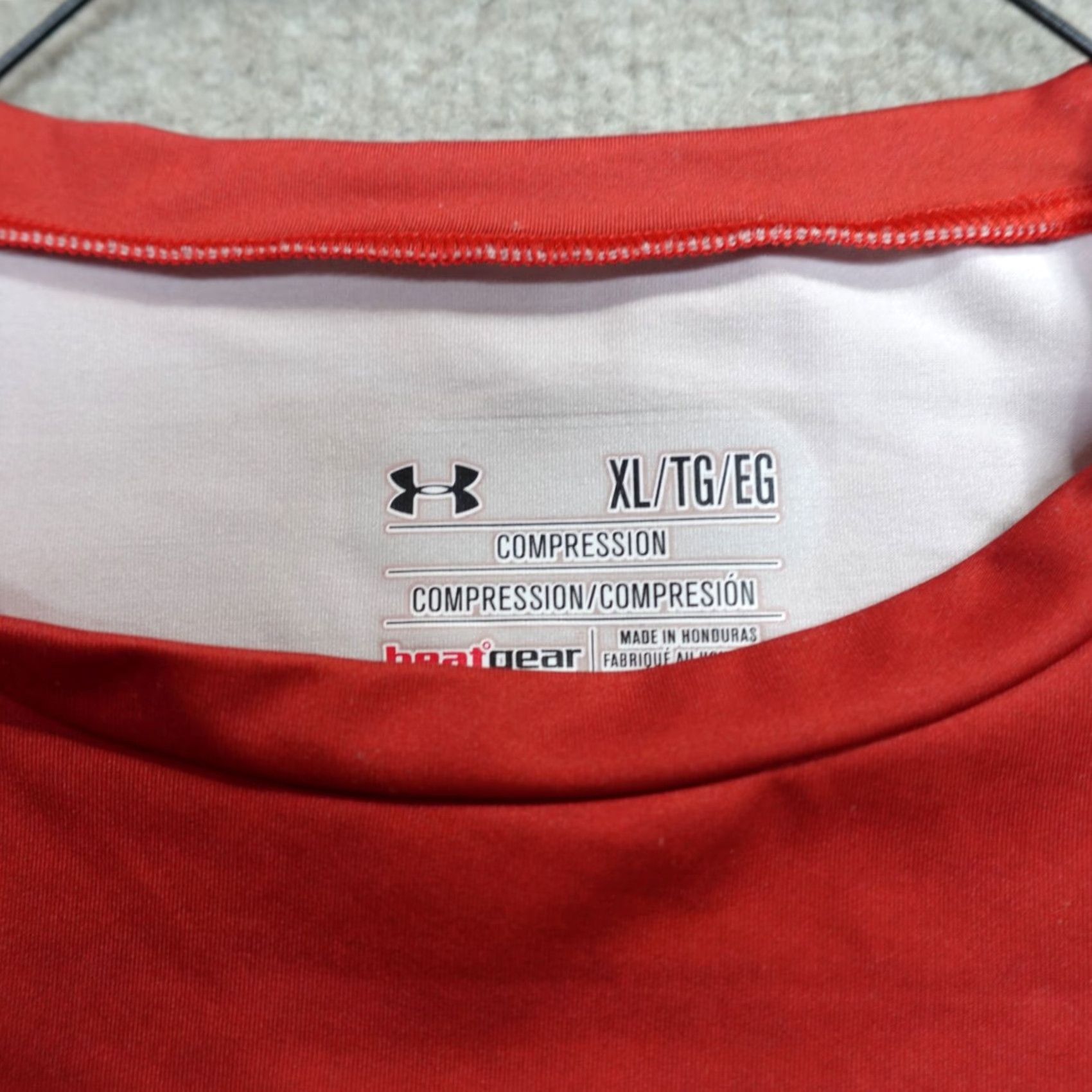 Under Armour Under Armour Spider-Man Shirt XL Red Double-Sided Short Sleeve Crew Neck Pullover Activewear T-Shirt Men Size US XL / EU 56 / 4 - 2 Thumbnail