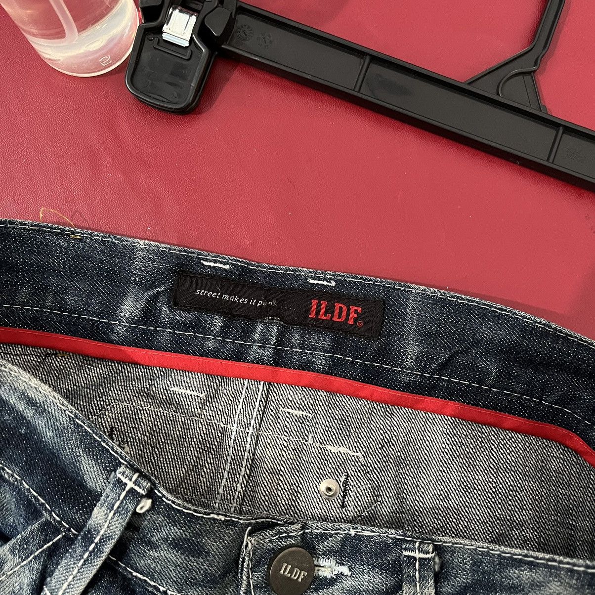 Japanese Brand Vintage ILDF Fatique Washed Ripped Jeans Denim Size US 32 / EU 48 - 6 Thumbnail
