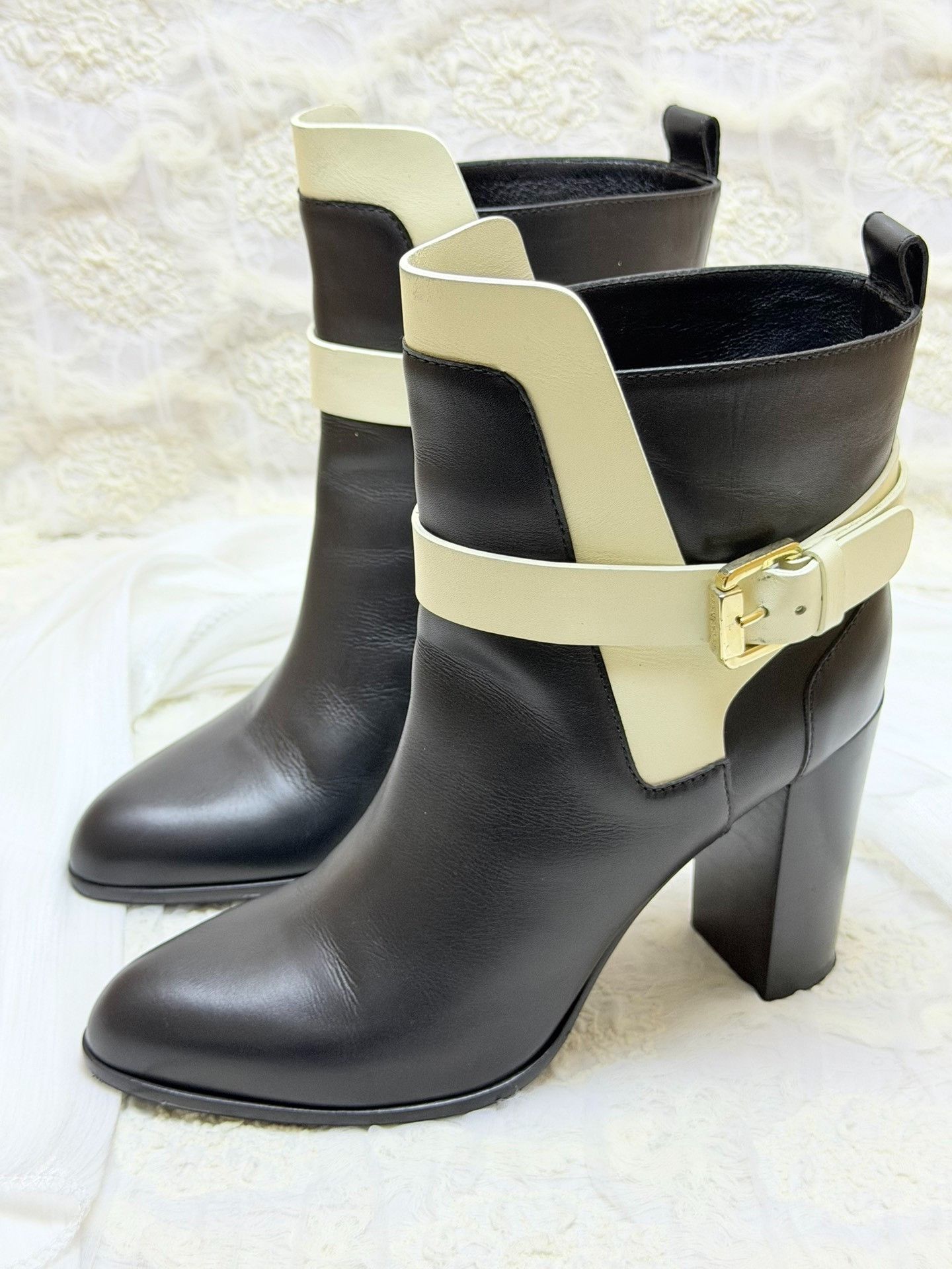 Sergio Rossi Sergio Rossi Boots us_7 Women Size US 7 / IT 37 - 1 Thumbnail