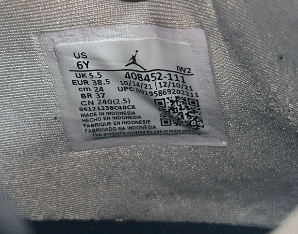 Jordan Brand Air Jordan 4 Retro (GS) Size US 6 / EU 39 - 5 Thumbnail