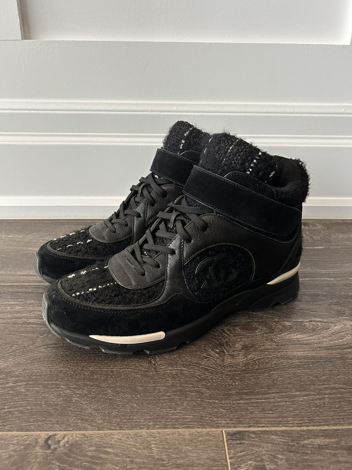 Chanel Chanel Tweed High Top Sneakers Size US 9 / EU 42 - 1 Thumbnail
