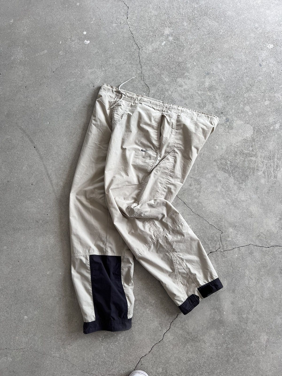 Nike × Vintage Vintage Nike Track Pants Baggy Size US 34 / EU 50 - 2 Thumbnail