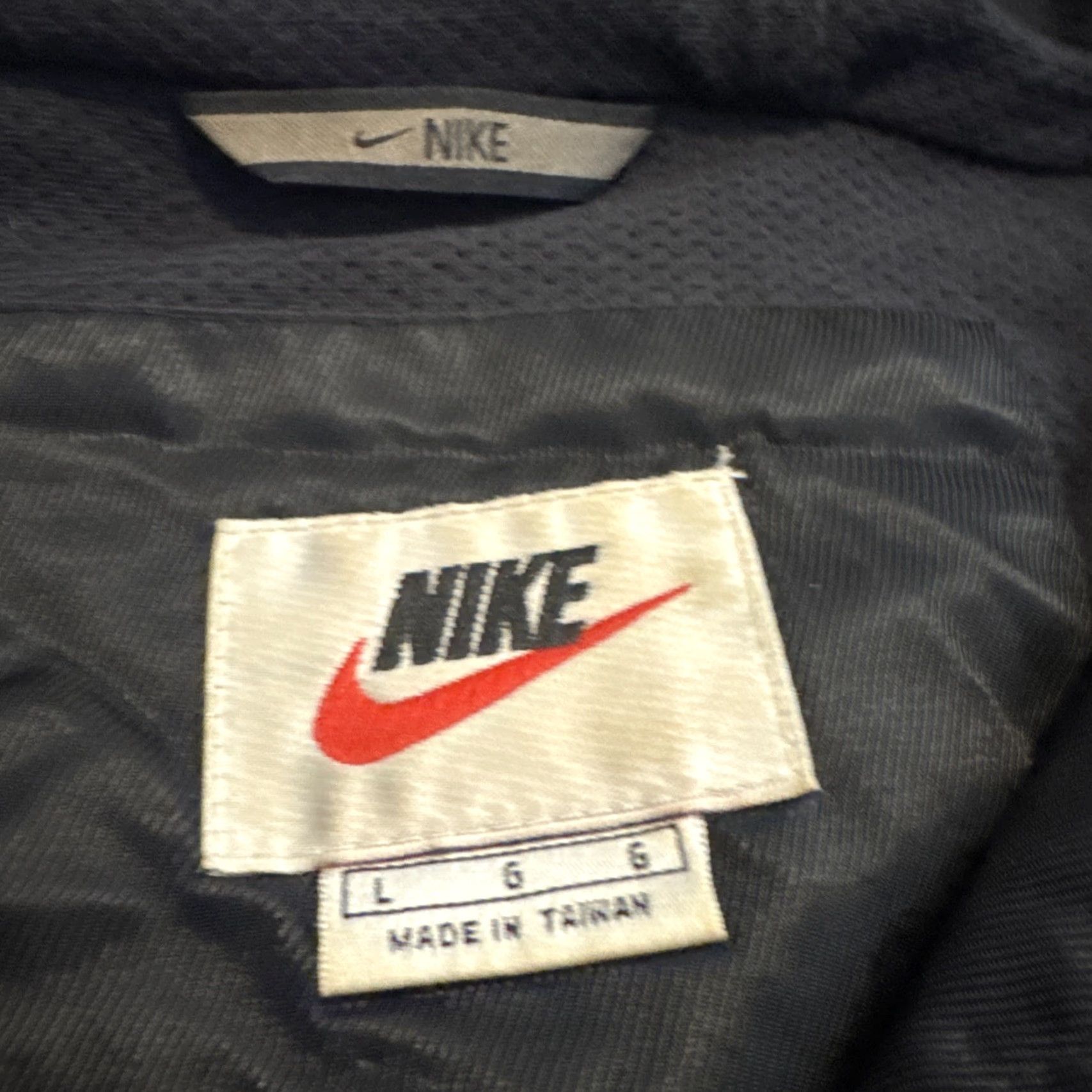 Nike VINTAGE Nike Hooded Jacket 90s Black Nylon Zip Large L Mens Anorak Pullover Half Zip Hooded Jacket Size US L / EU 52-54 / 3 - 7 Thumbnail