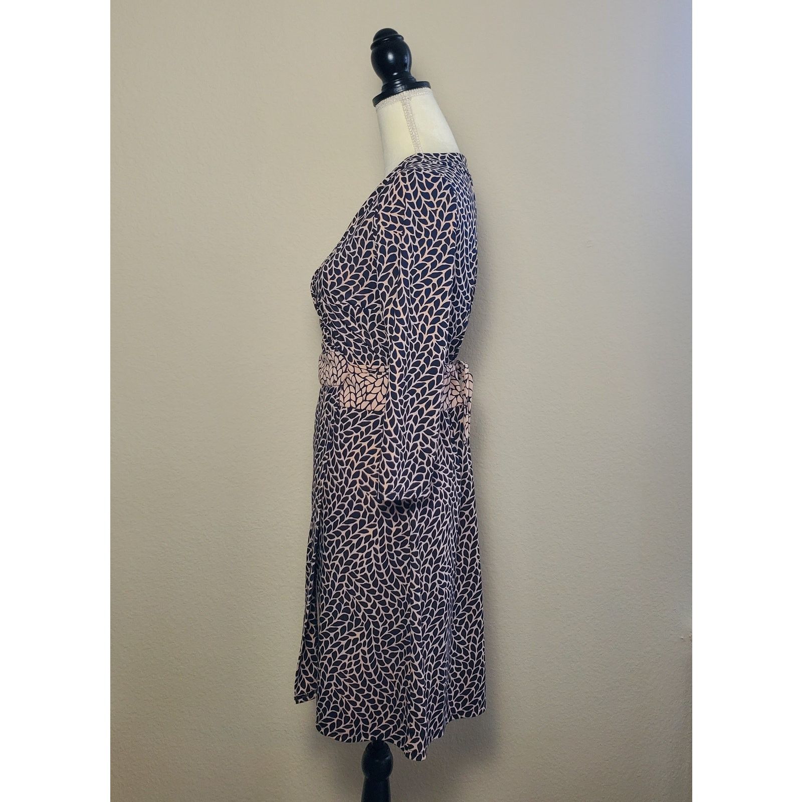 Ann Taylor Ann Taylor Leafy Midi Wrap Dress 4 Size S / US 4 / IT 40 - 4 Thumbnail