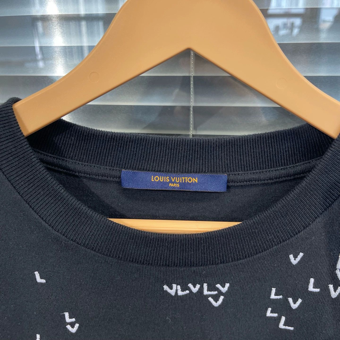 Louis Vuitton LV All Over Print Paper Airplane T-Shirt L 99 New Size US L / EU 52-54 / 3 - 3 Thumbnail