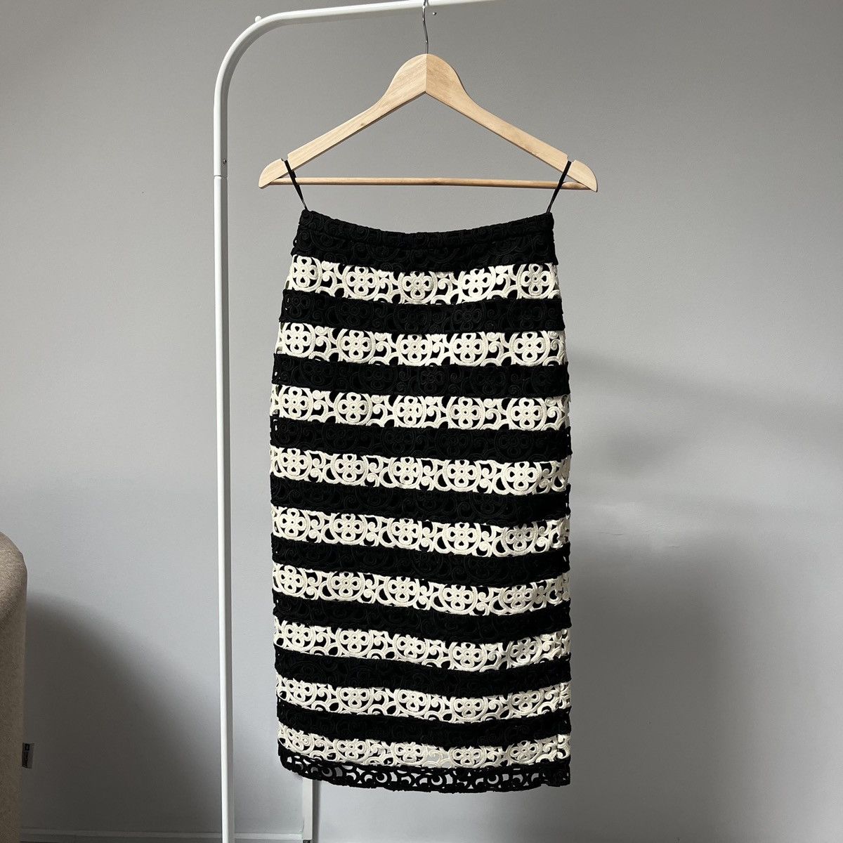 image of Burberry x Burberry Prorsum Midi Lace Skirt Size 38 Made In Italy in Black/White, Women's
