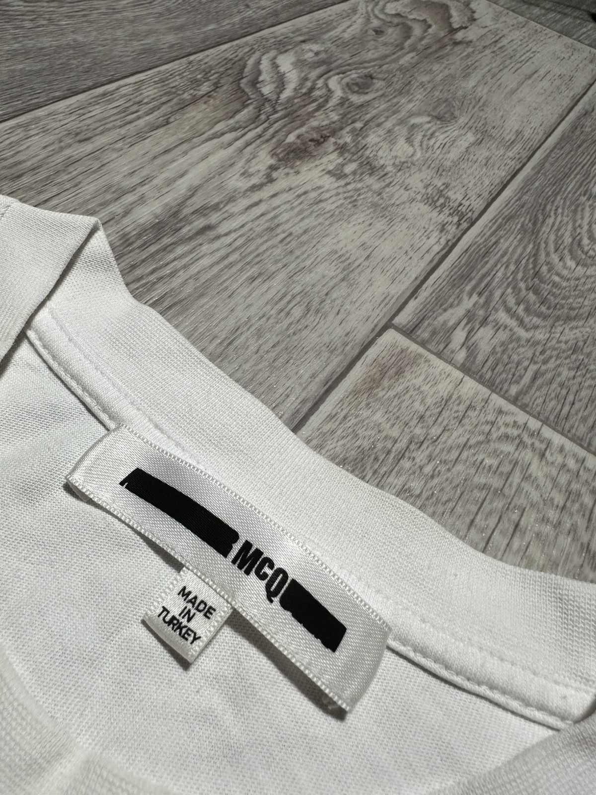 Alexander McQueen × MCQ × McQ Alexander McQueen Alexandre McQueen McQ Paradise Big Logo White T-shirt Size S / US 4 / IT 40 - 3 Thumbnail