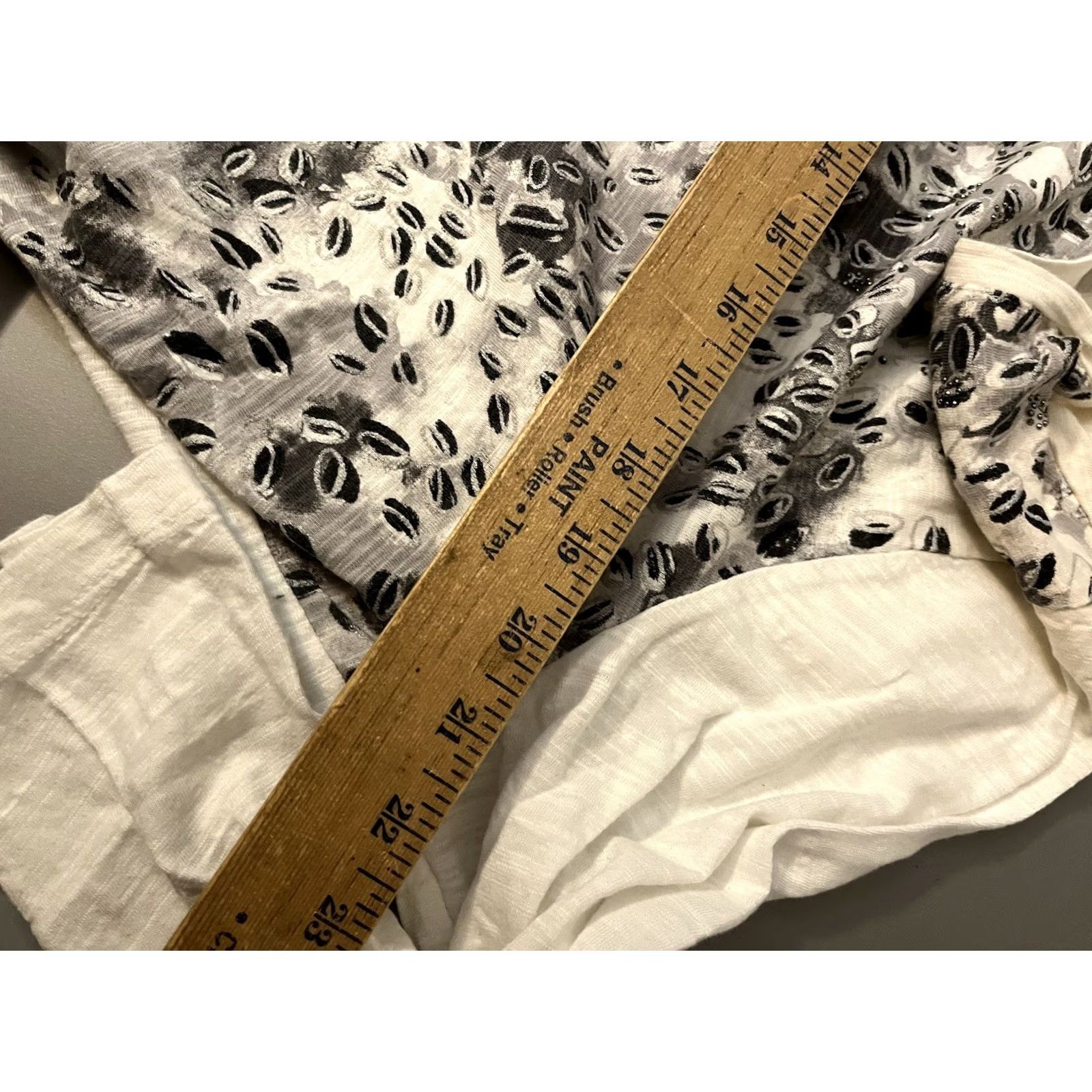 Vintage Chico's Studded Graphic Print Top Womens Size 3 White Gray 3/4 Sleeve Size XS / US 0-2 / IT 36-38 - 5 Thumbnail