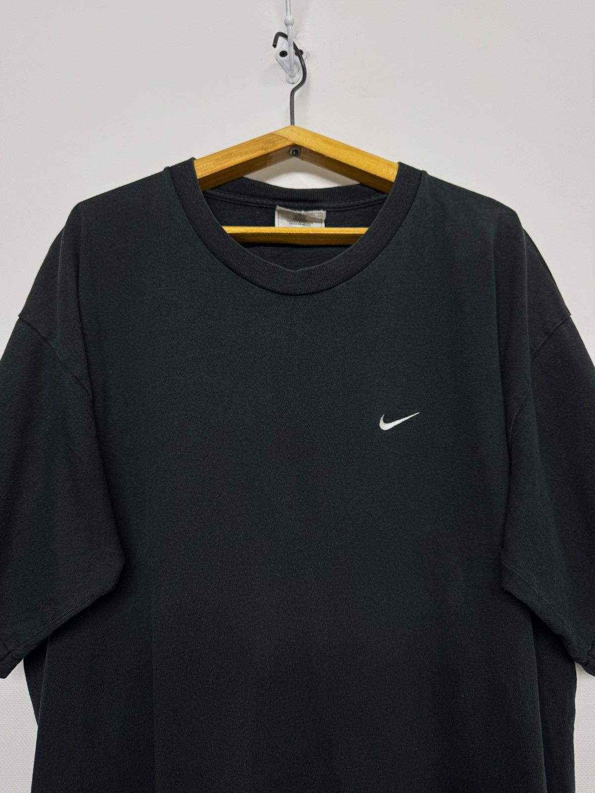 Nike Vintage Y2k Nike Swoosh Logo T-Shirt 00’s Size US L / EU 52-54 / 3 - 3 Thumbnail