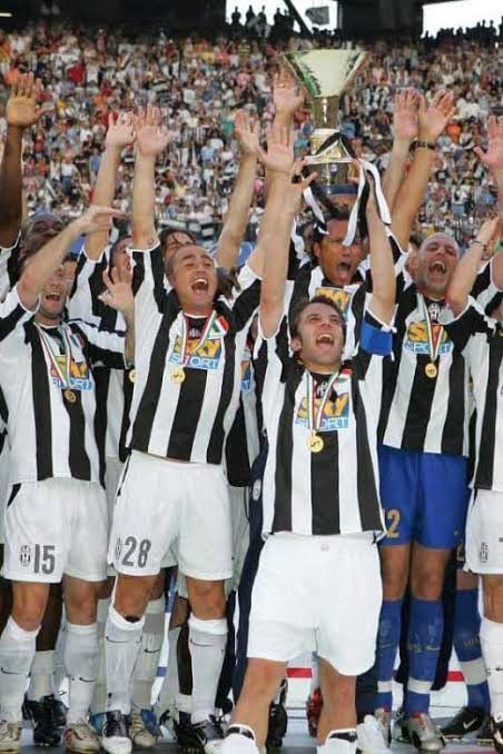Nike × Vintage Vintage Nike Juventus soccer shorts 00s Size US 34 / EU 50 - 1 Thumbnail