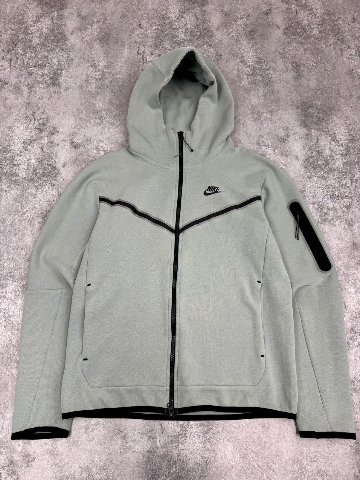 Nike Nike Men Tech Fleece Basic Zip Hoodie Grey/Green Size S Size US S / EU 44-46 / 1 - 1 Thumbnail