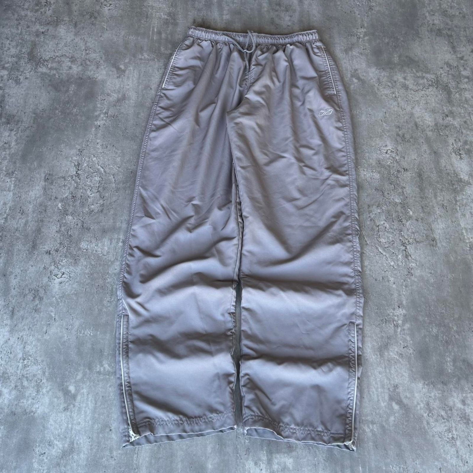 Reebok × Vintage Vintage Y2K Reebok Baggy Grey Embroidered Drill Sweatpants Size US 32 / EU 48 - 1 Thumbnail