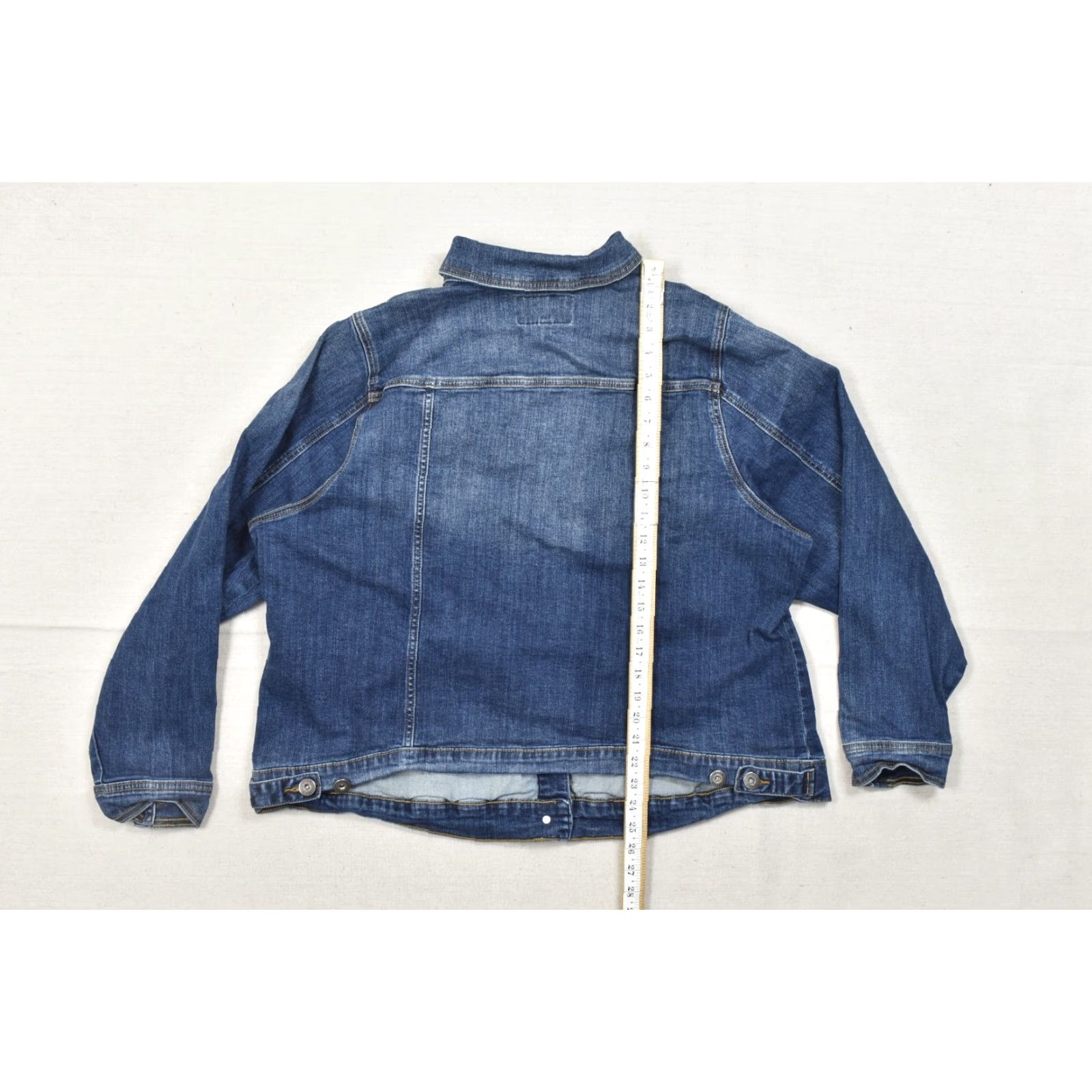 Torrid Torrid Jacket Denim Trucker Blue Stretch Button Front Long Sleeve Regular Fit Womens Size 4 Plus Spring Fall - Blue Denim Jacket Size S / US 4 / IT 40 - 4 Thumbnail