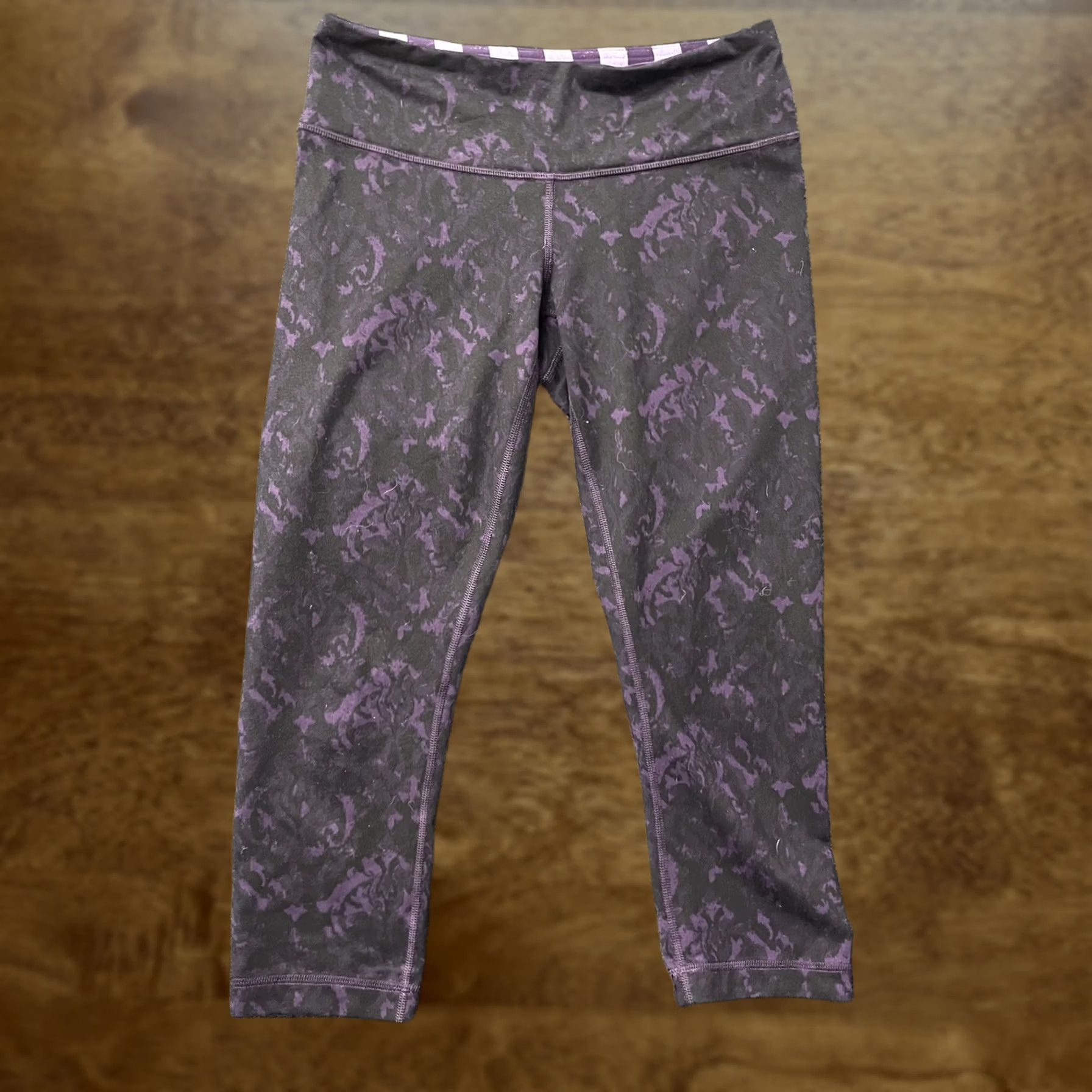 Lululemon Lululemon Crop Leggings Womens Small Purple Black Baroque Stripe High Rise Yoga Capris Size 28" / US 6 / IT 42 - 1 Thumbnail
