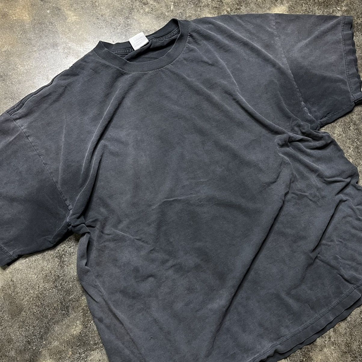 Vintage vintage blank black distressed tshirt Size US XL / EU 56 / 4 - 4 Thumbnail