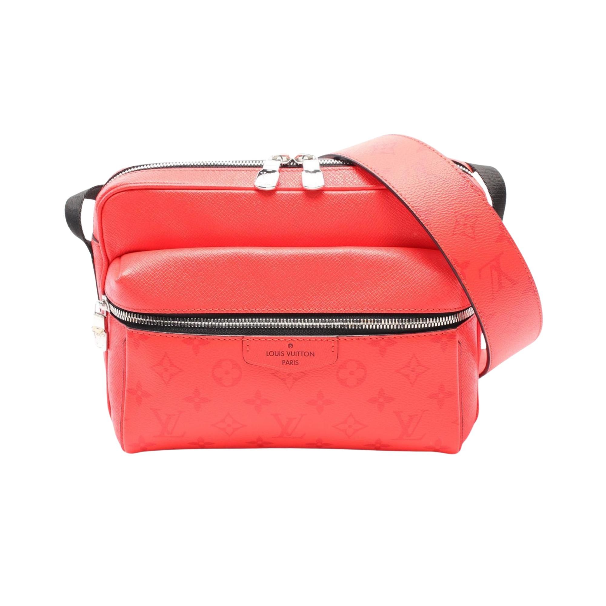 Louis Vuitton Louis Vuitton Outdoor shoulder Size ONE SIZE - 1 Thumbnail