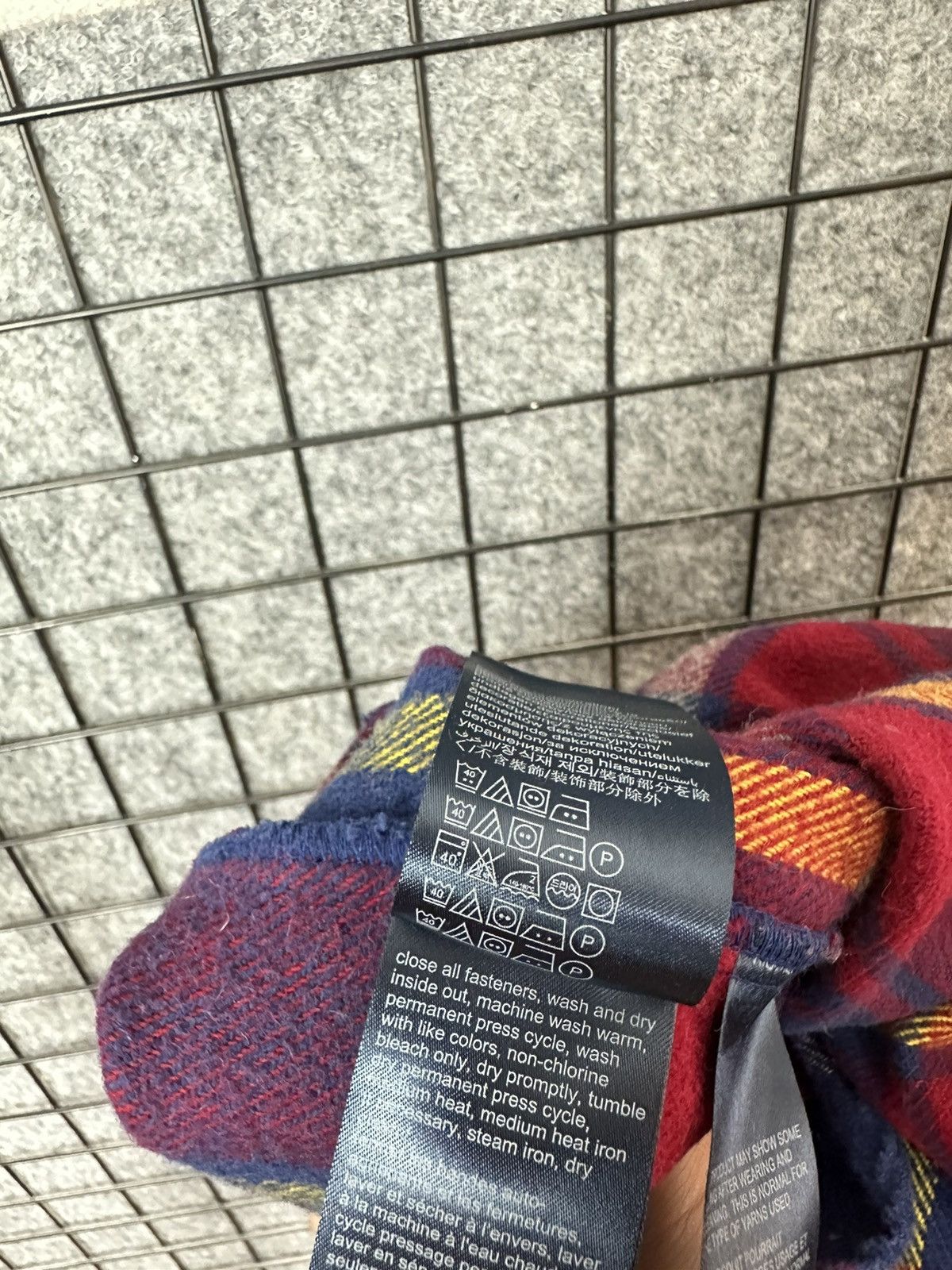 Tommy Hilfiger × Tommy Jeans Tommy Hilfiger Regular Fit Plaid Long Sleeve Shirt Size S Size US S / EU 44-46 / 1 - 7 Thumbnail