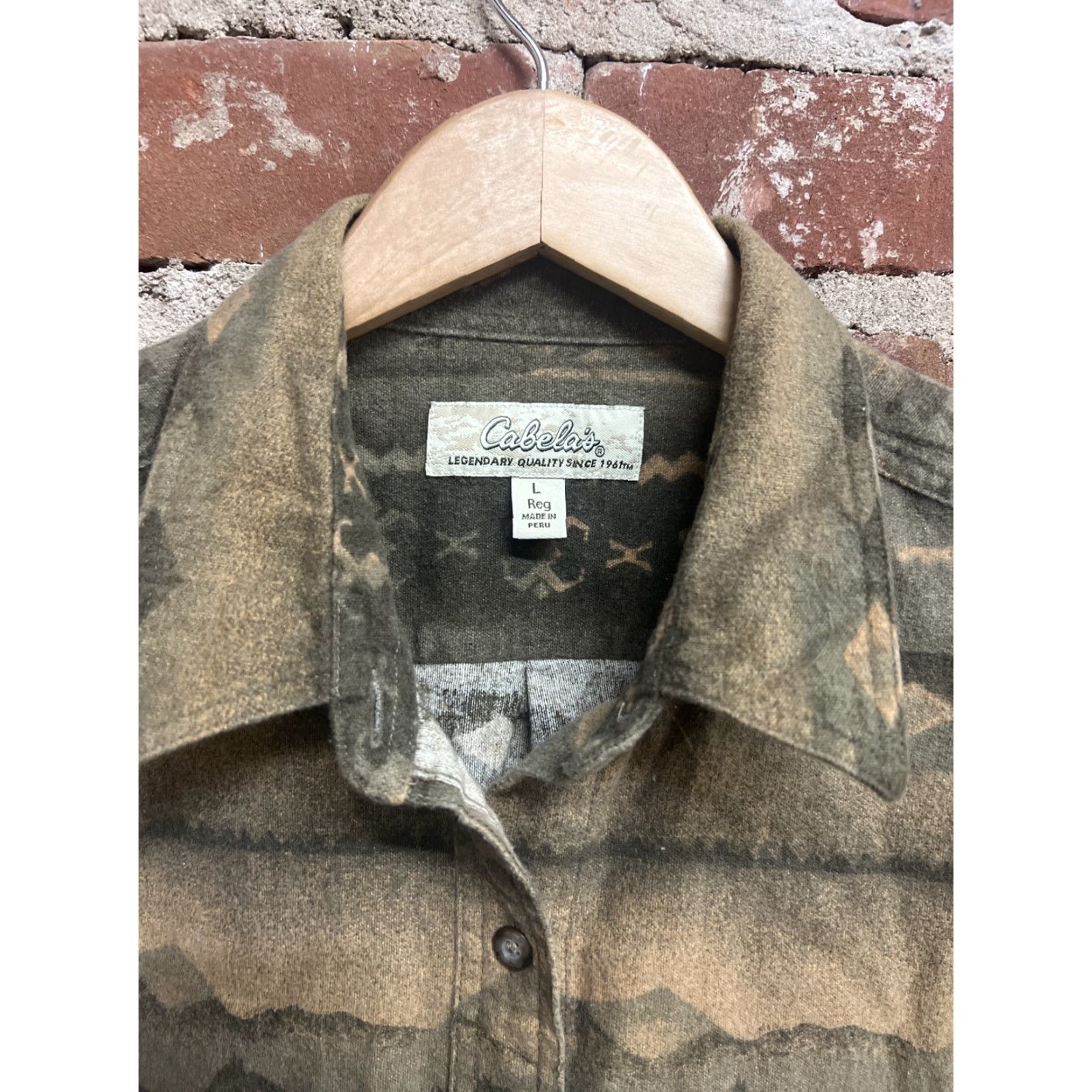 Vintage Cabela's Horse Camo Flannel Long Sleeve Button-Up Shirt Mens XL Brown Camouflage Pockets Zippers Size US XL / EU 56 / 4 - 2 Thumbnail