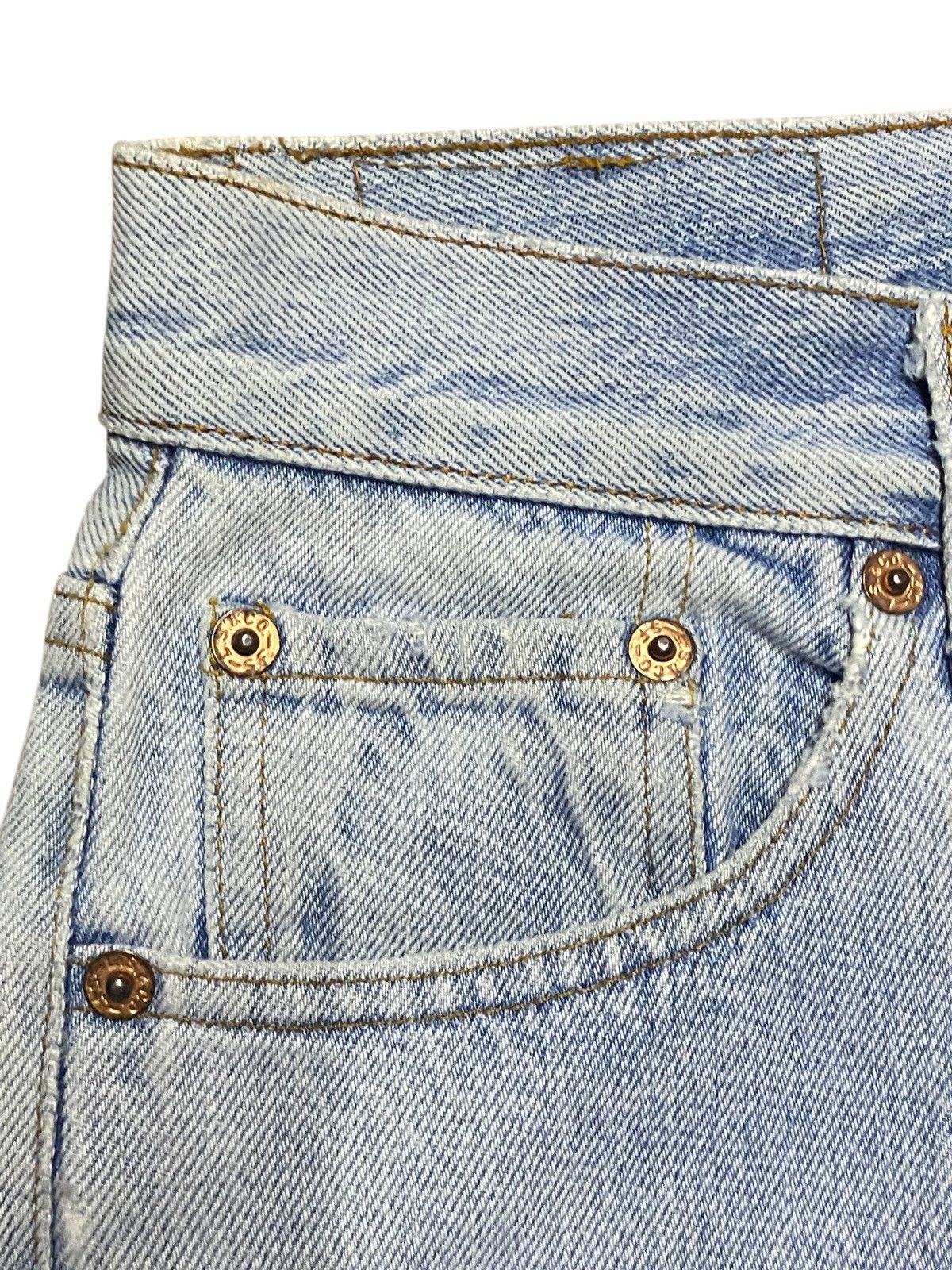 Levi's Vintage Clothing Vintage Levis 501 90s Light Wash Distressed Loose Jeans Size US 30 / EU 46 - 9 Thumbnail