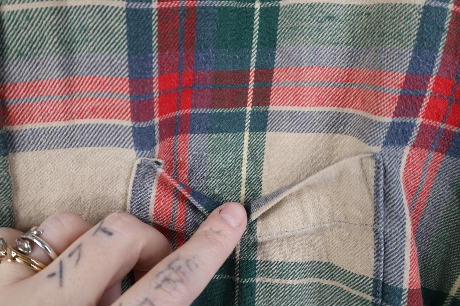 Vintage Vintage 70s Macys Flannel Collared Button Shirt Plaid Size US M / EU 48-50 / 2 - 10 Thumbnail