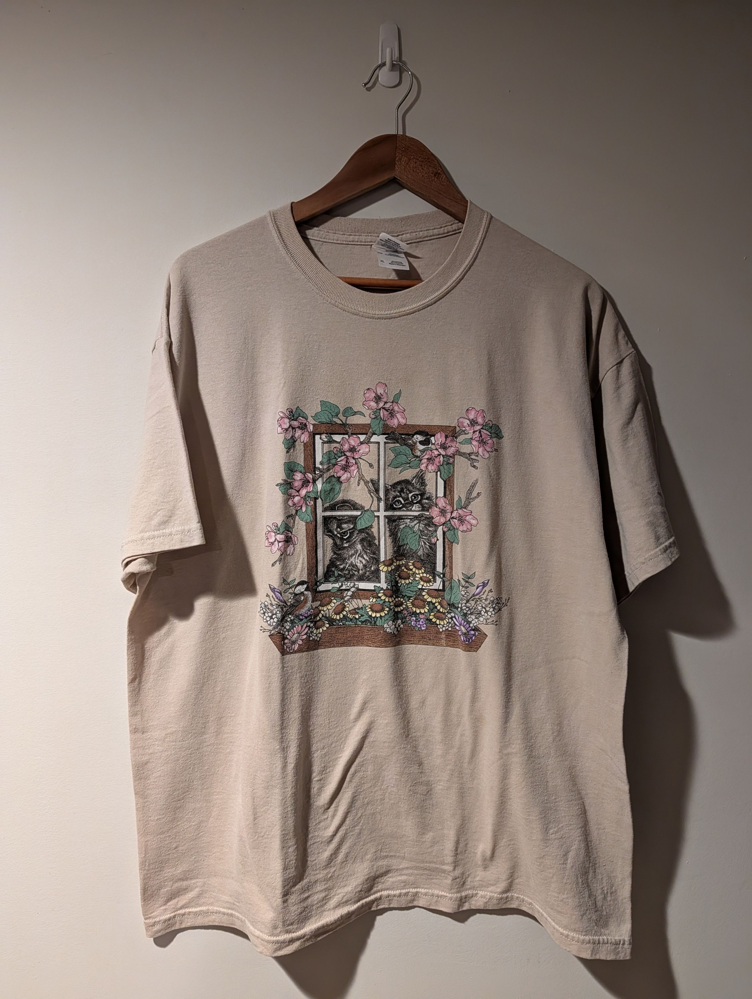 Arts & Science Vintage Kittens Cat Animal Nature Window Flower T-Shirt Size US XL / EU 56 / 4 - 1 Thumbnail