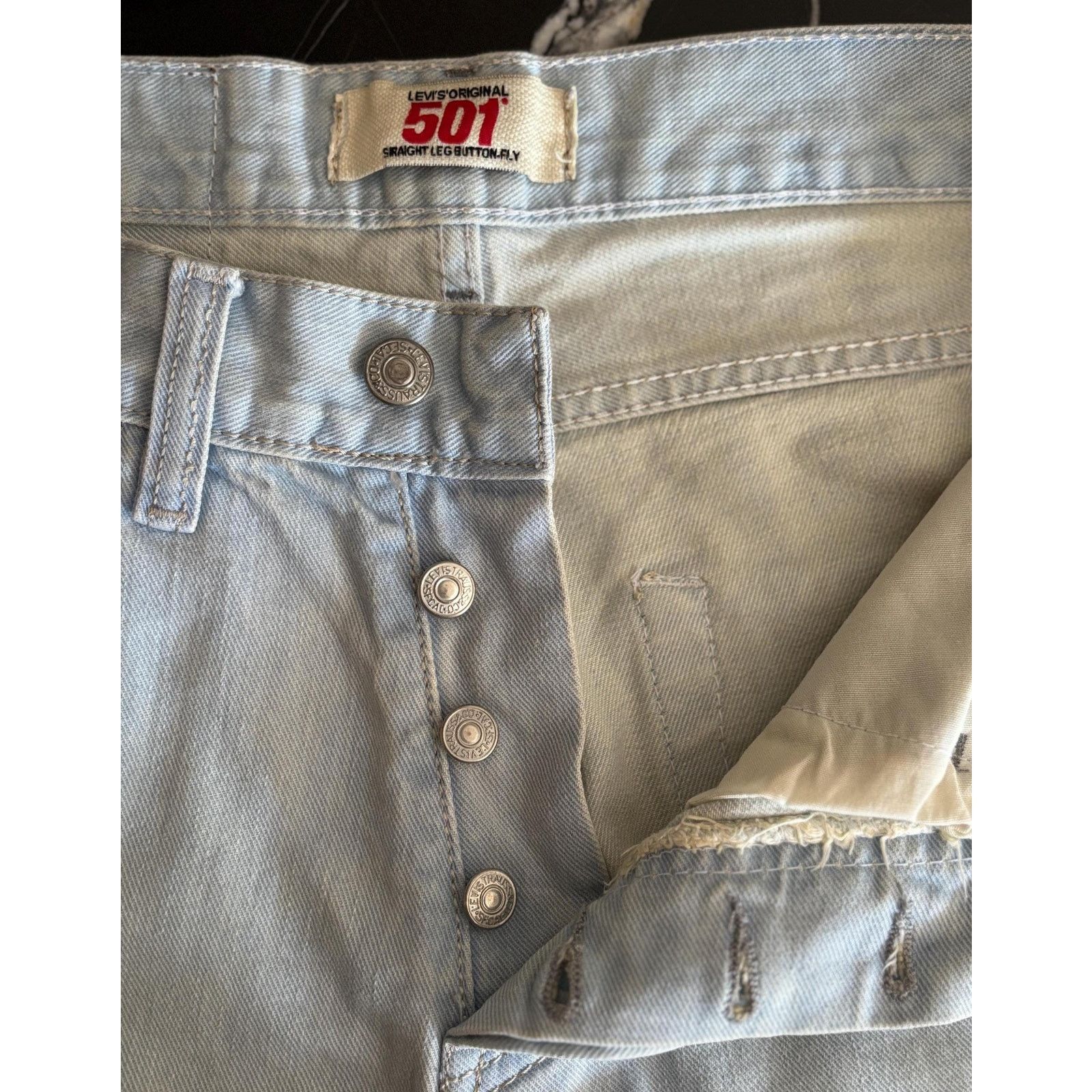 Levi's Vintage Levi’s 501 USA 1996 Light Wash Distressed W30 L34 Size US 30 / EU 46 - 4 Thumbnail