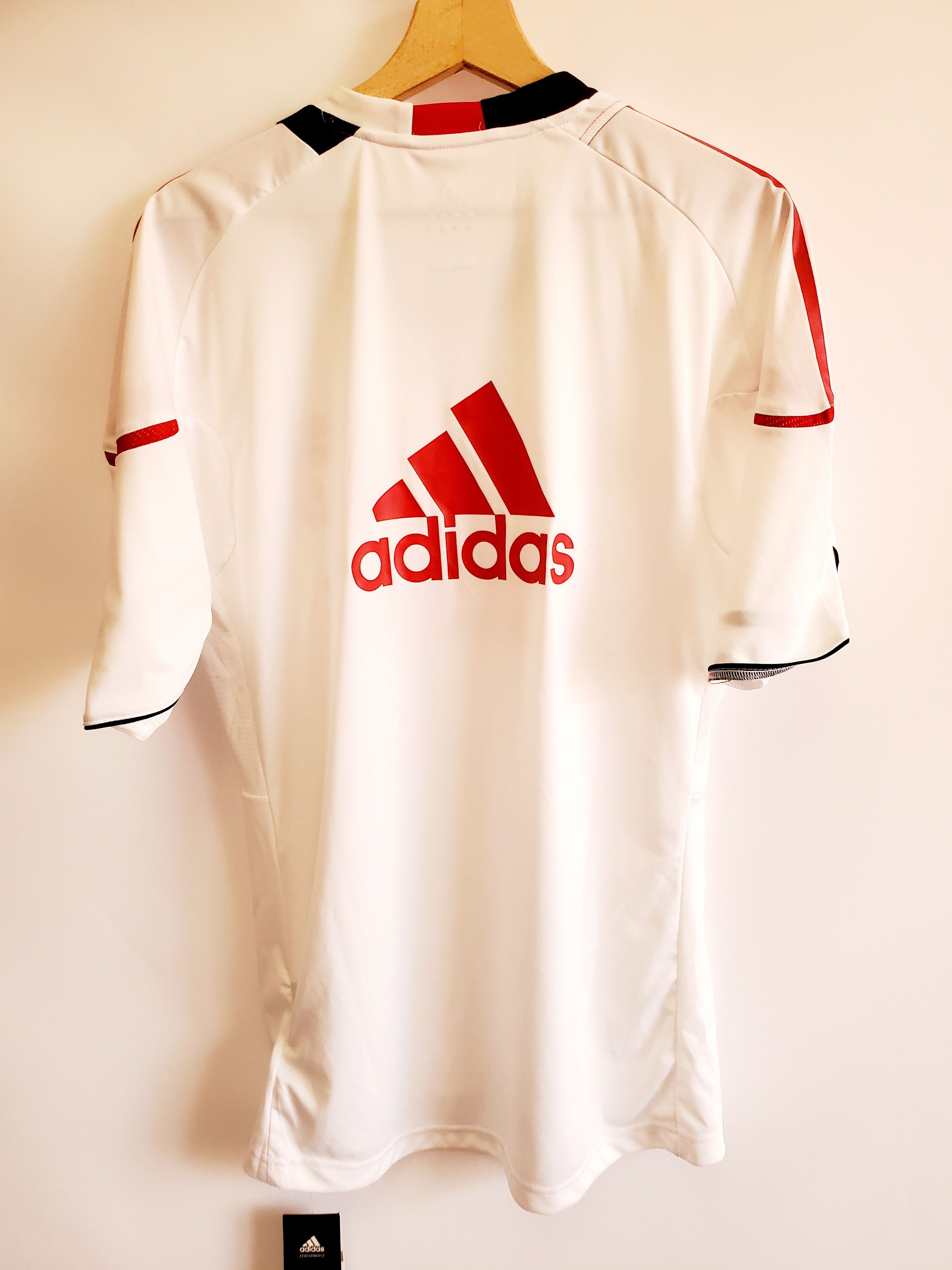 Adidas Liverpool Jersey Training Shirt Adidas size L Size US L / EU 52-54 / 3 - 7 Thumbnail