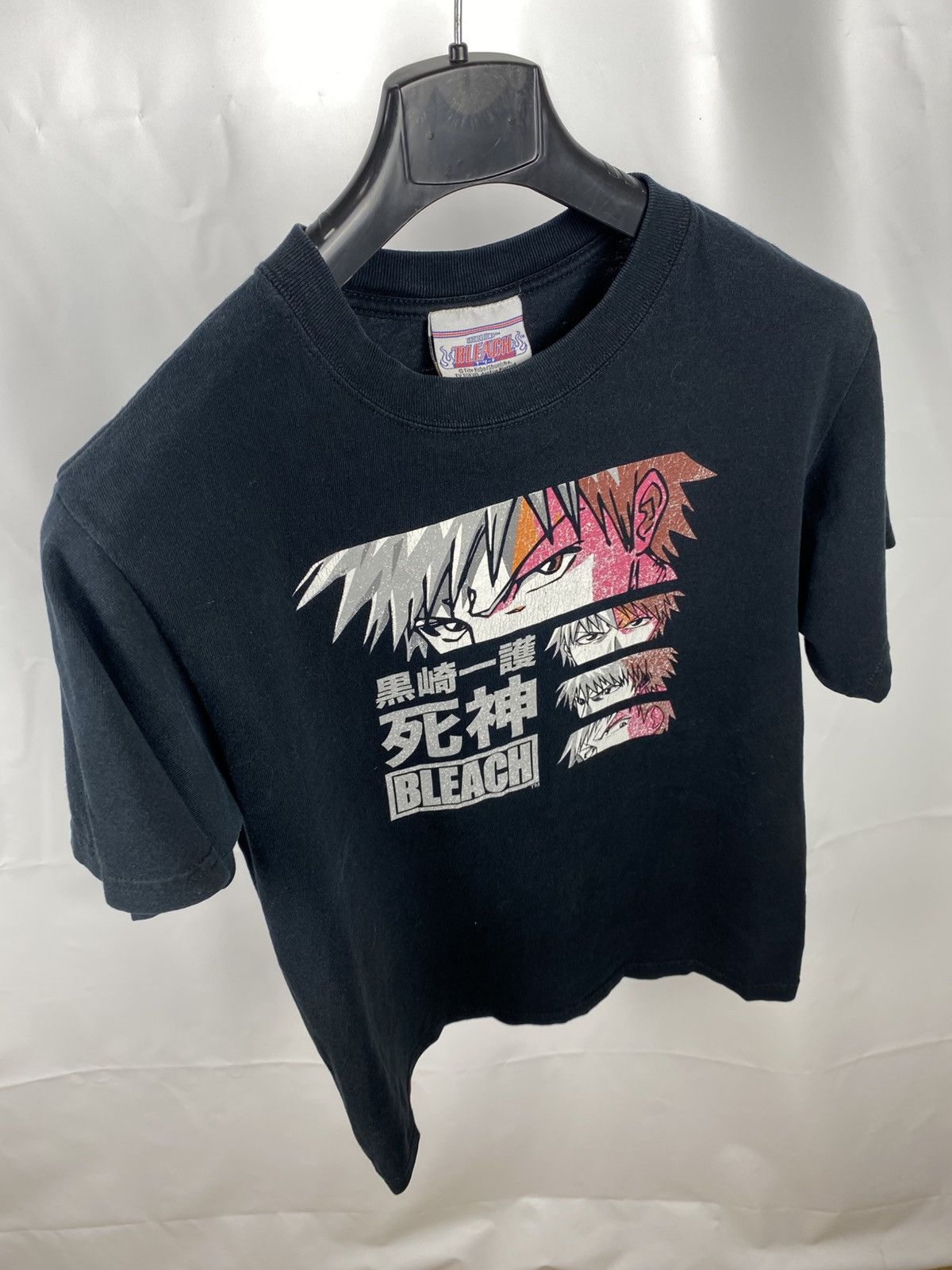 Bleach × Japanese Brand × Vintage Vintage Tee Bleach Inchigo Kurosaki Eyes size S Size US S / EU 44-46 / 1 - 8 Thumbnail