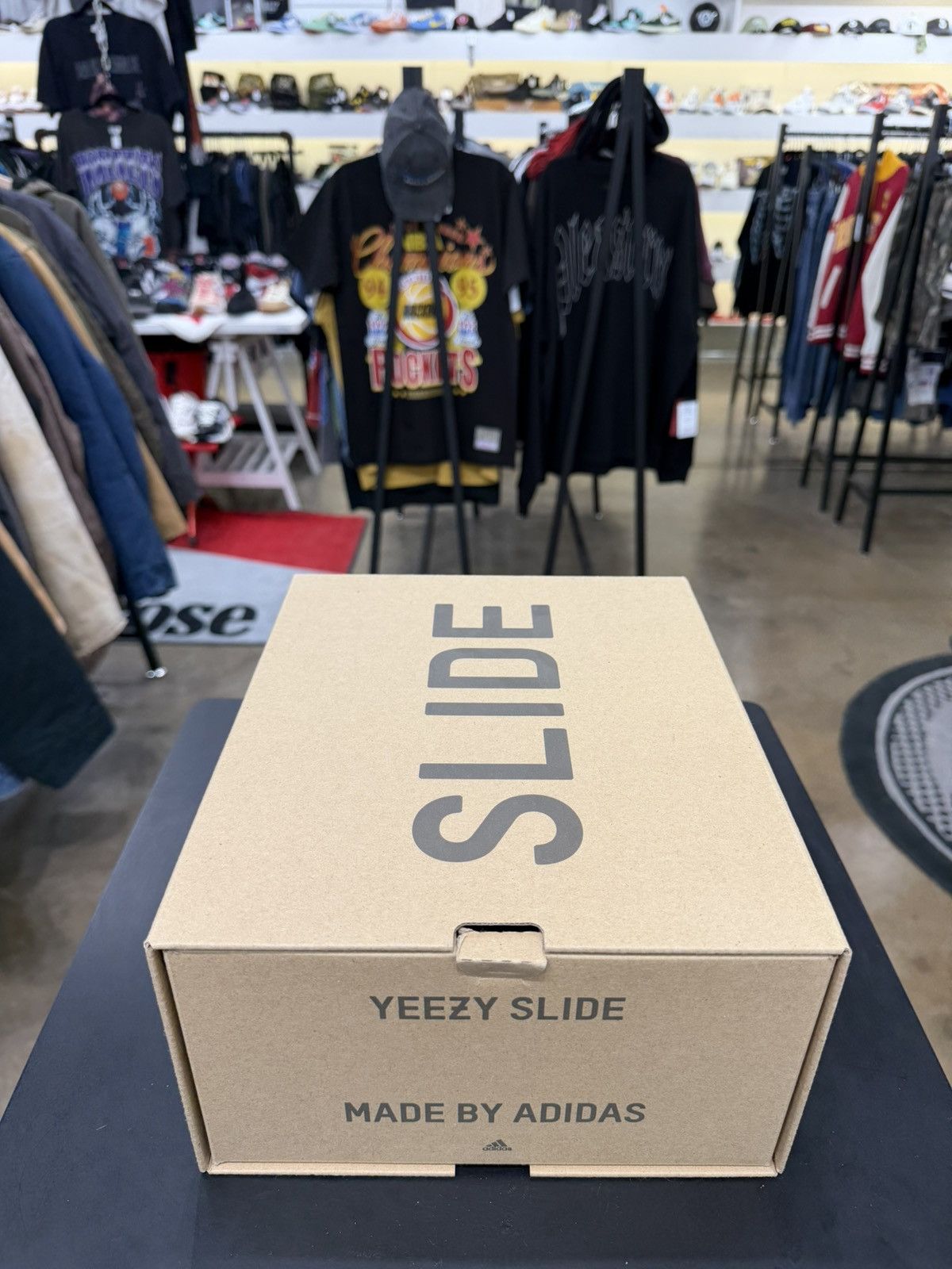 Adidas Adidas Yeezy Slide Enflame Orange Size 4 (2021) Size US 5 / EU 37 - 15 Thumbnail