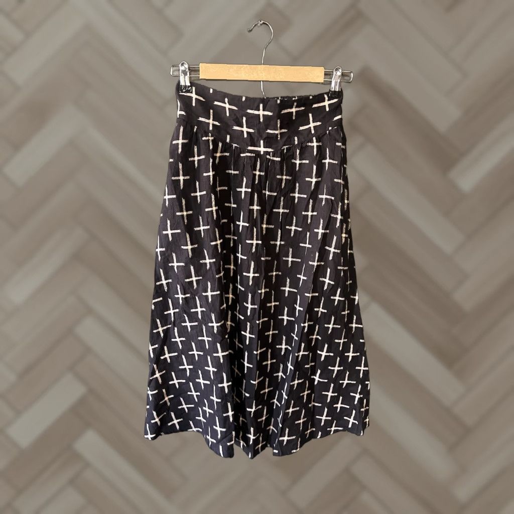 Urban Outfitters Staring at Stars Skirt Womens Black Midi Size Medium A-Line Elastic Waist Geometric Pattern Hand Wash Only Canvas Ultra Low Rise 30 Inches Size 32" / US 10 / IT 46 - 1 Thumbnail