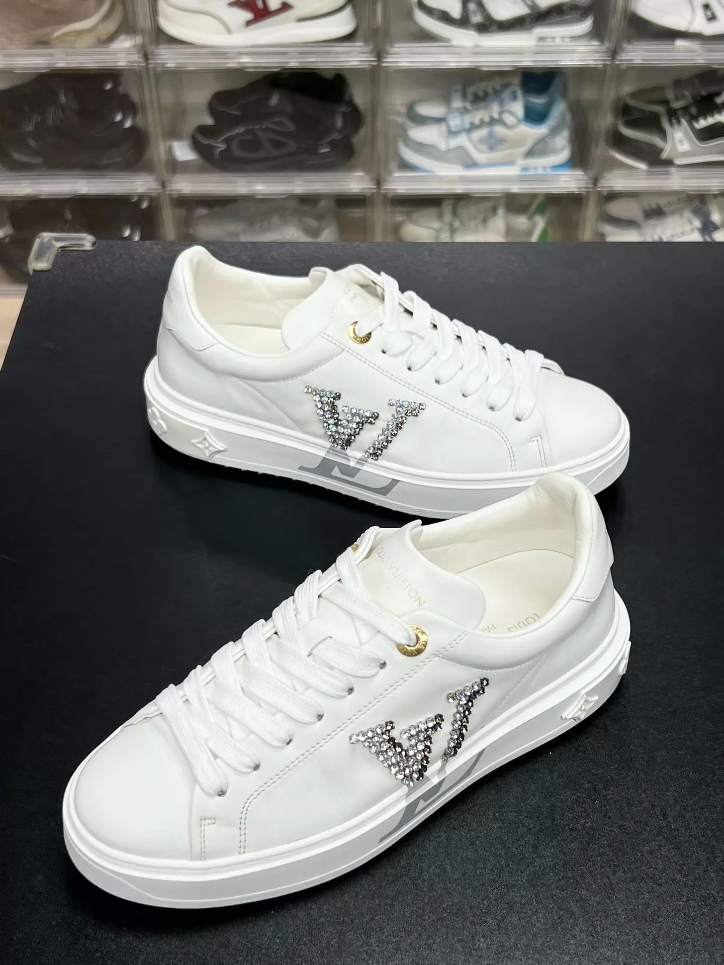Louis Vuitton LV TIME OUT Logo White Sneaker 37 Lightly Used Size US 6.5 / IT 36.5 - 1 Thumbnail