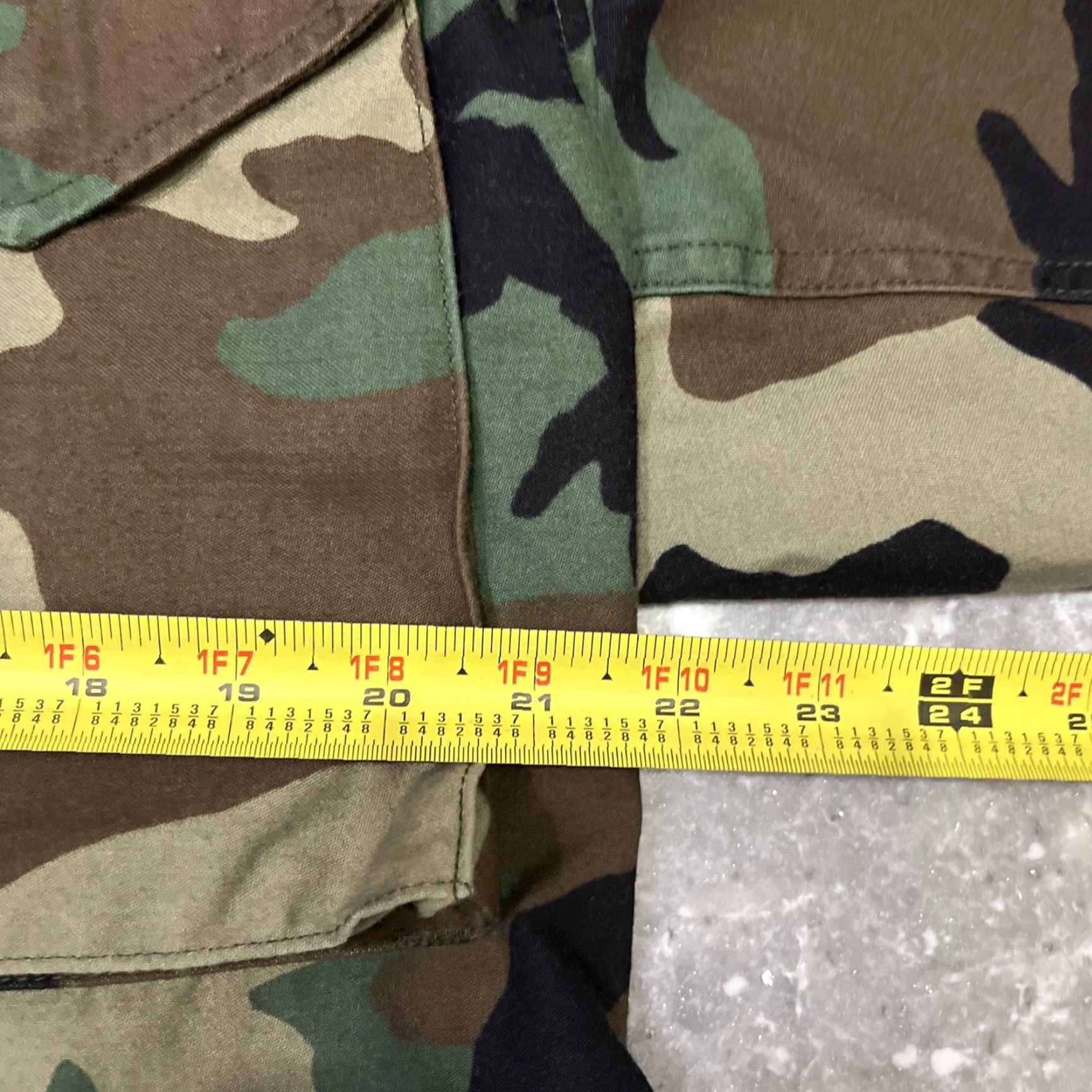 Vintage Golden Manufacturing Cold Weather Jacket Mens Medium Green Woodland Camo Size US M / EU 48-50 / 2 - 4 Thumbnail