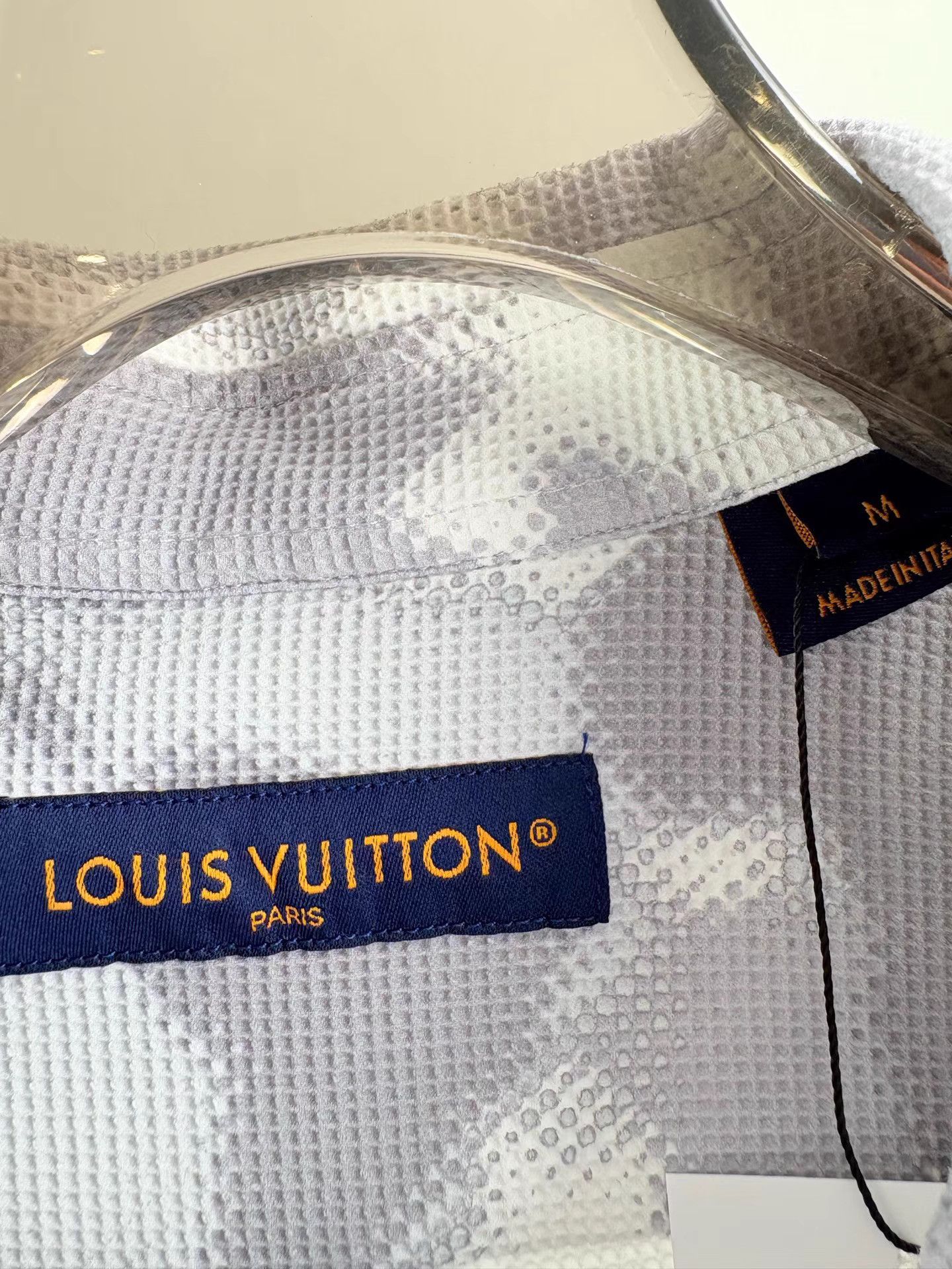 Louis Vuitton LV Men's Short Sleeve Shirt Size US M / EU 48-50 / 2 - 6 Thumbnail