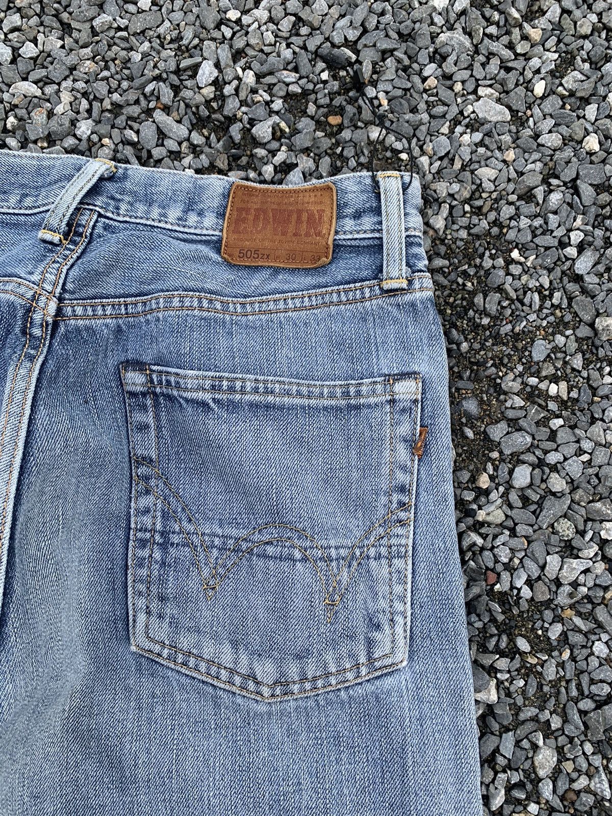 Edwin VINTAGE EDWIN 505ZX SELVEDGE FADED JAPANESE DISTRESSED DENIM Size US 30 / EU 46 - 15 Thumbnail