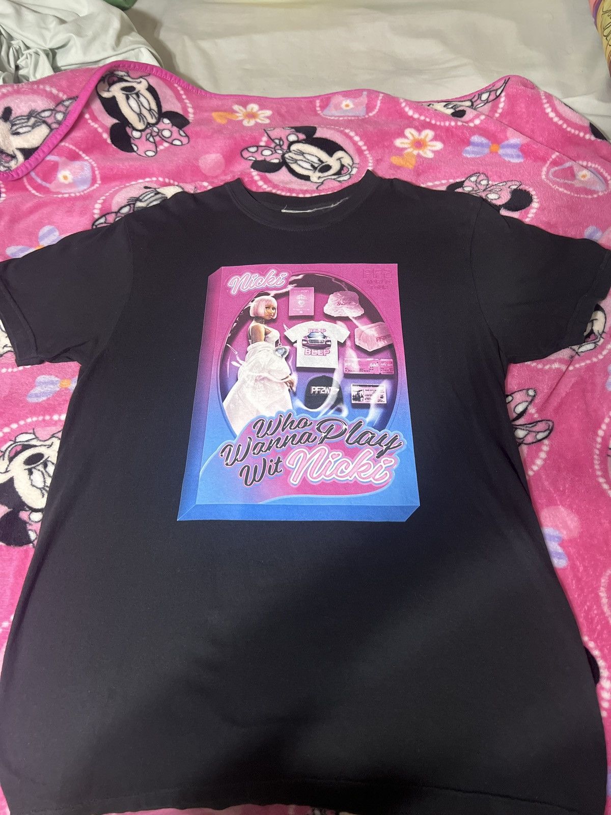 Band Tees Nicki Minaj pink Friday 2 tour merch Size M / US 6-8 / IT 42-44 - 1 Thumbnail