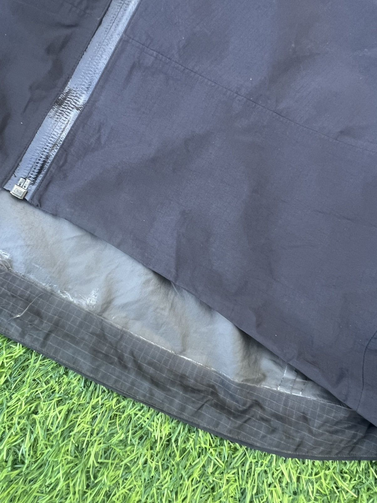 vintage Arc’teryx Gore-Tex shell jacket