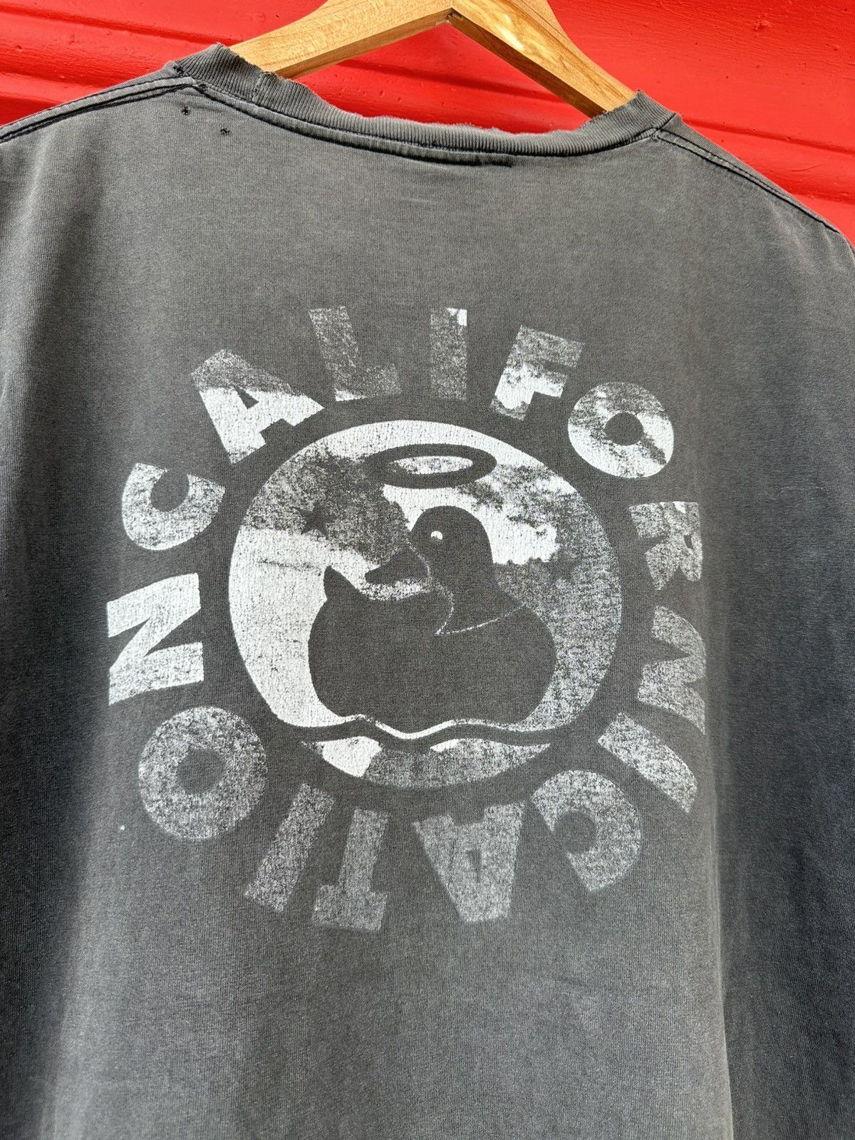 Band Tees Faded Vintage 90s Red Hot Chili Papers Californication Tee Size US L / EU 52-54 / 3 - 4 Thumbnail