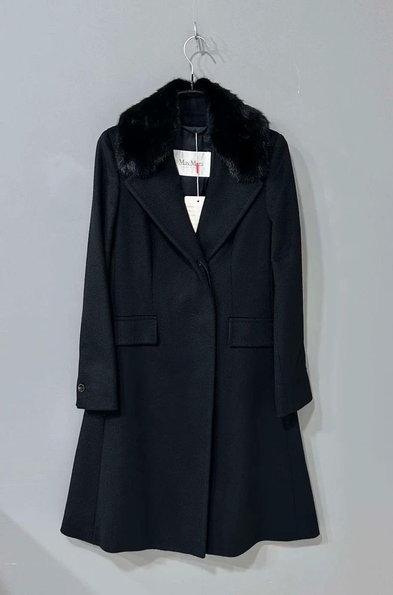 Max Mara Max Mara Black cashmere long coat with mink collar Size L / US 10 / IT 46 - 1 Thumbnail