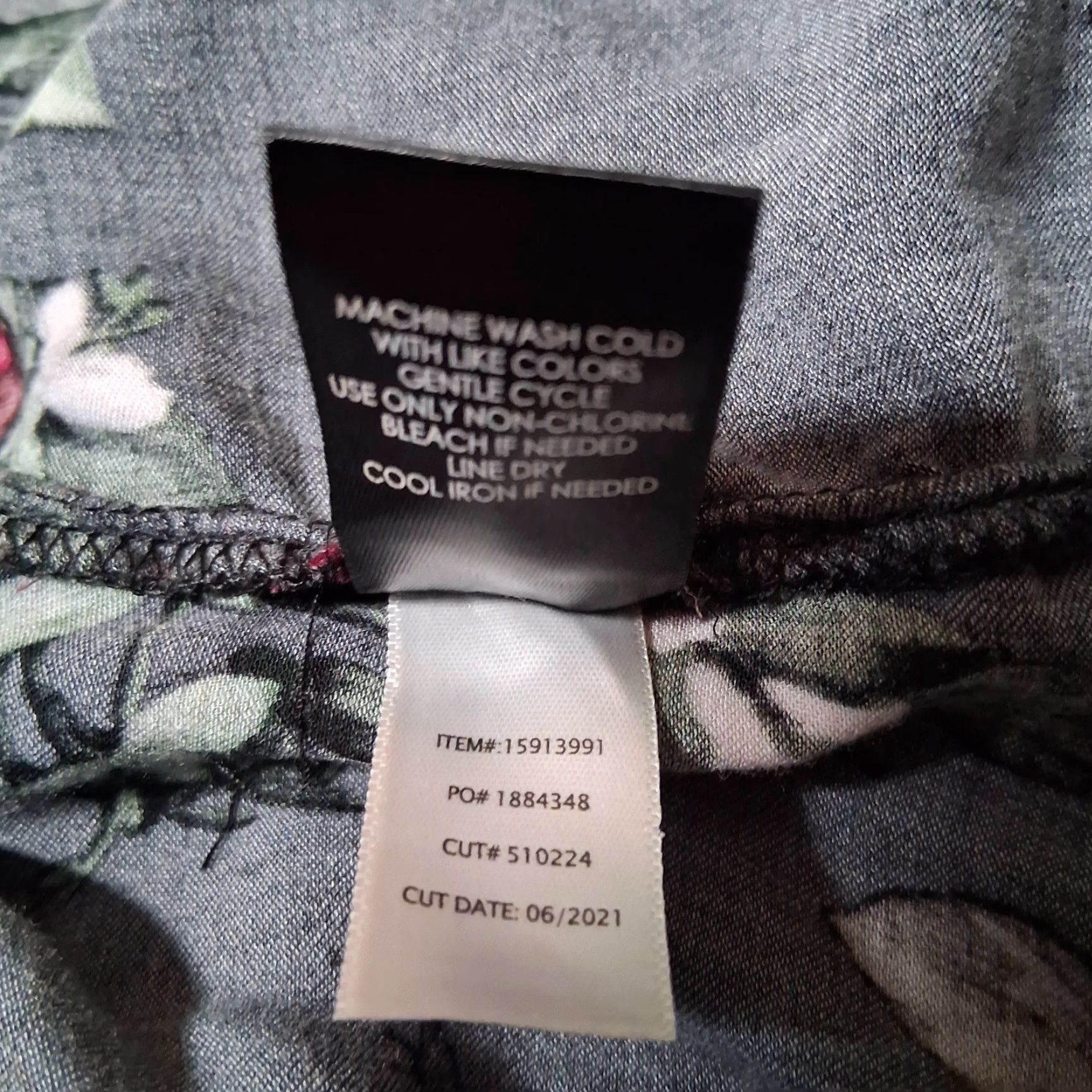 Torrid Torrid Plus Size 5X Blouse Black Floral Button Up Long Sleeve Size XXL / US 16-18 / IT 52-54 - 4 Thumbnail