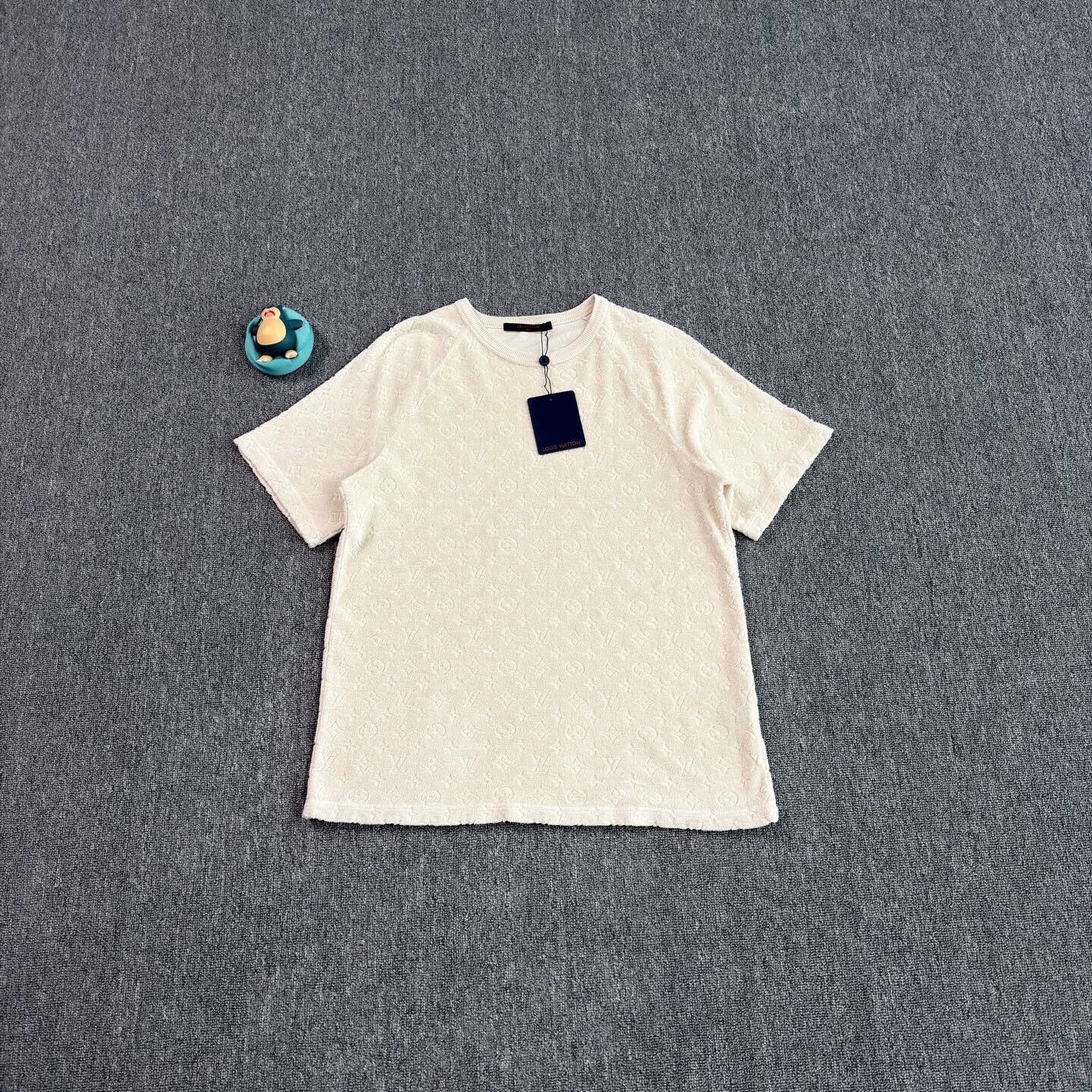 Louis Vuitton LV Beige Allover Print Terry Cloth Short Sleeve XL Size US XL / EU 56 / 4 - 1 Thumbnail