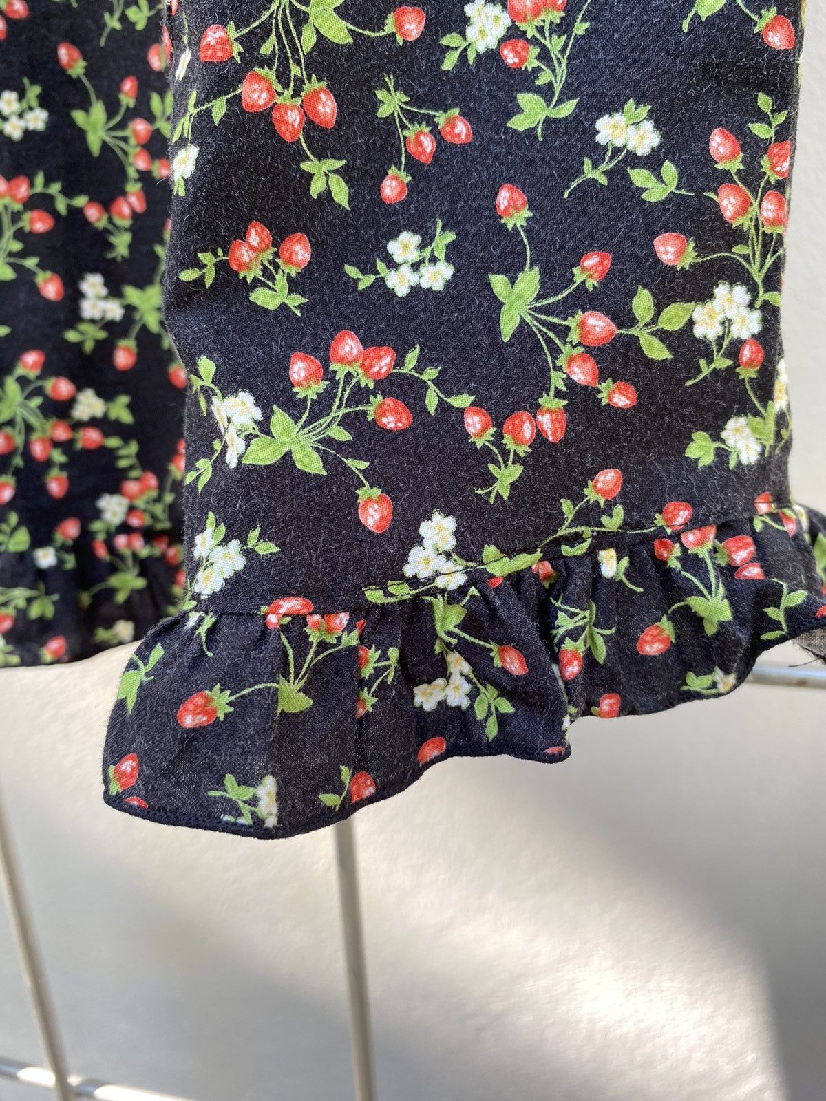 Japanese Brand × Seditionaries Peace Now Strawberry printed Ruffle Puff Blouse shirt Size M / US 6-8 / IT 42-44 - 10 Thumbnail