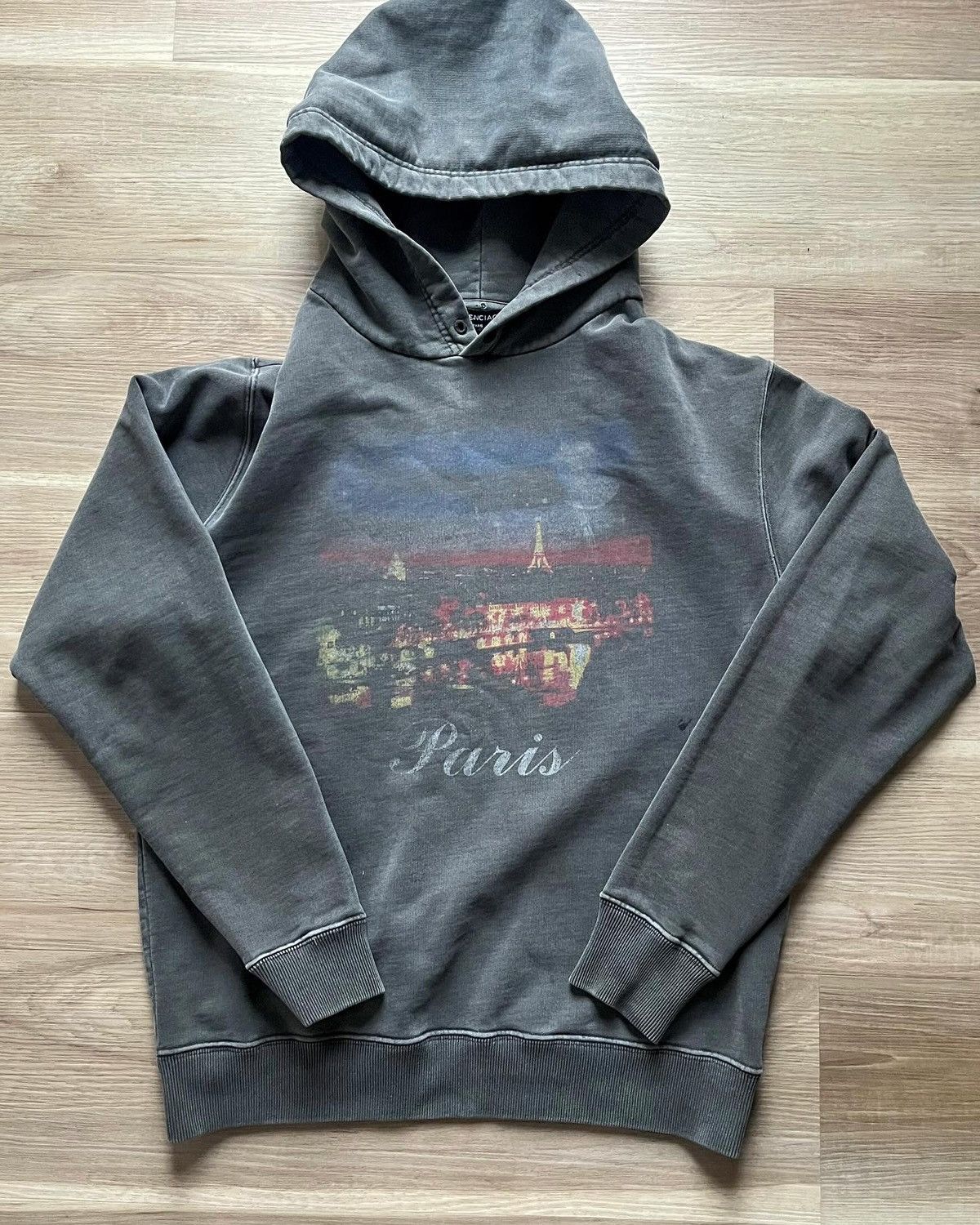 Balenciaga Balenciaga Fw17 ‘Paris’ Hoodie Size US S / EU 44-46 / 1 - 1 Thumbnail