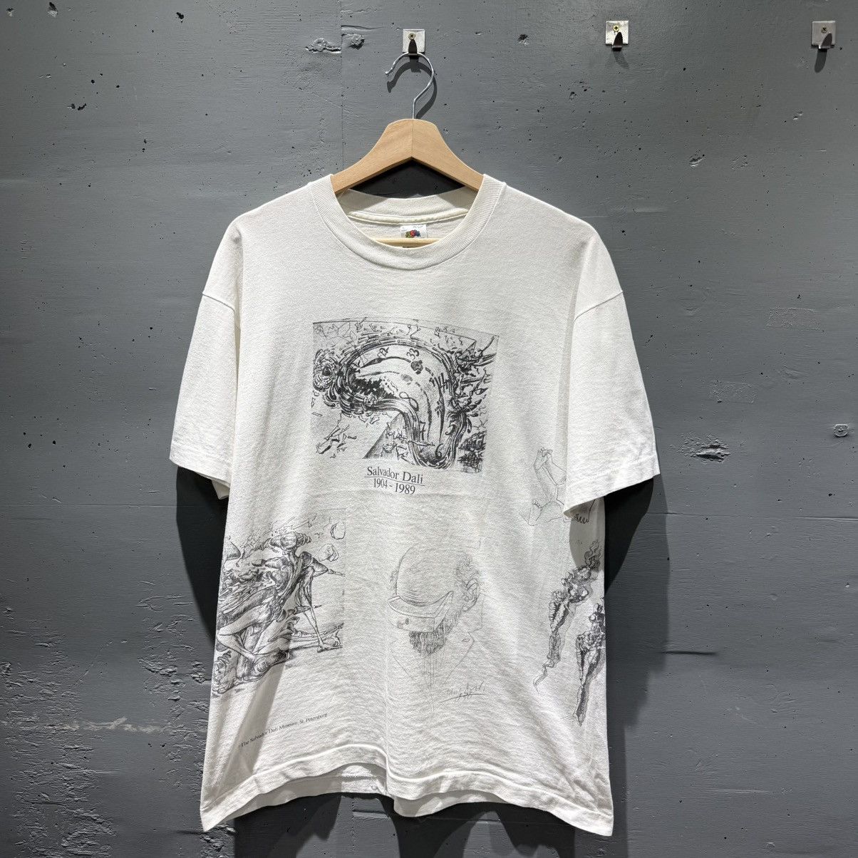 Vintage Vintage Salvador Dali Aop Art Tshirt Size US L / EU 52-54 / 3 - 1 Thumbnail